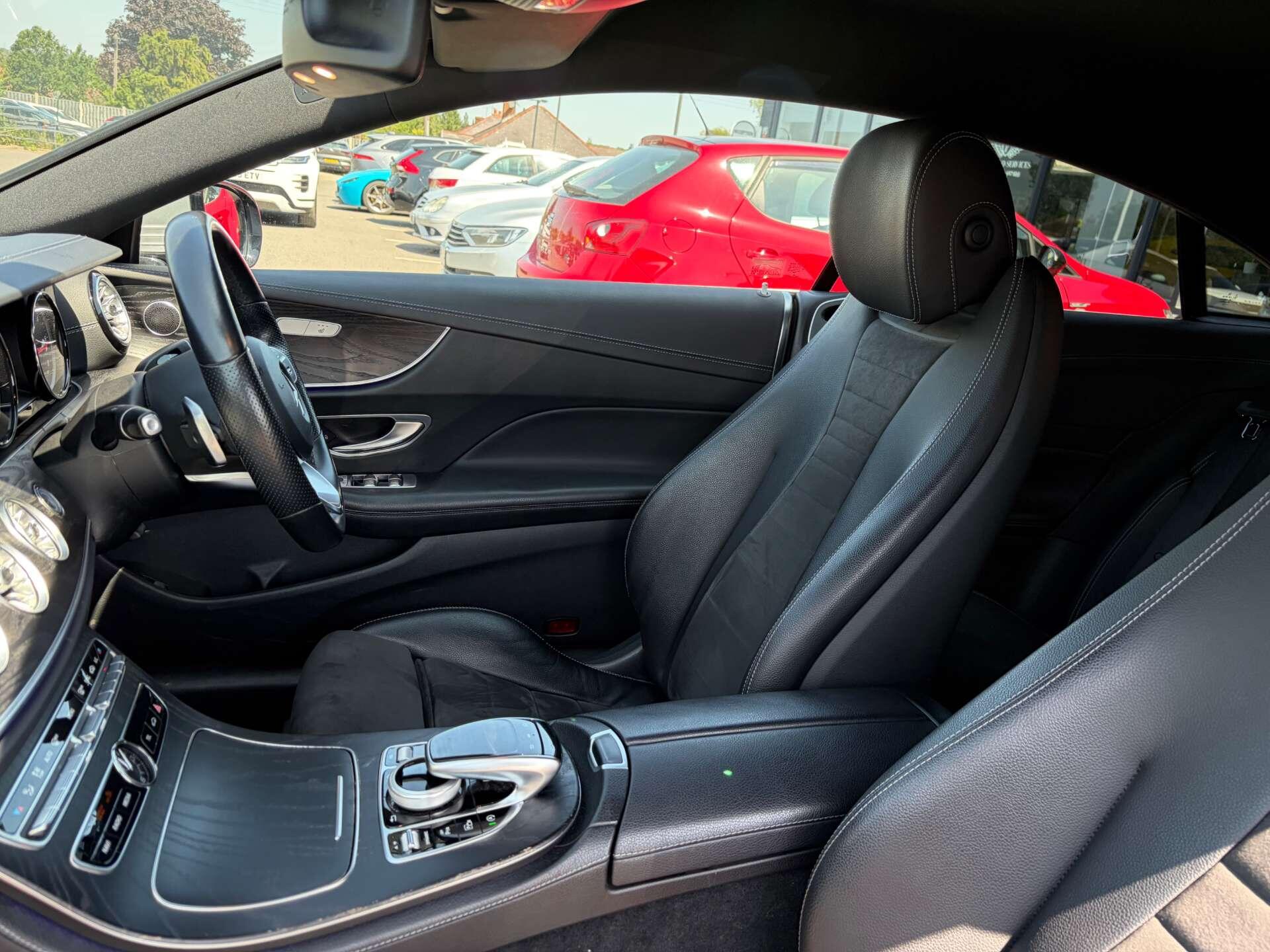Mercedes-Benz E Class view 19