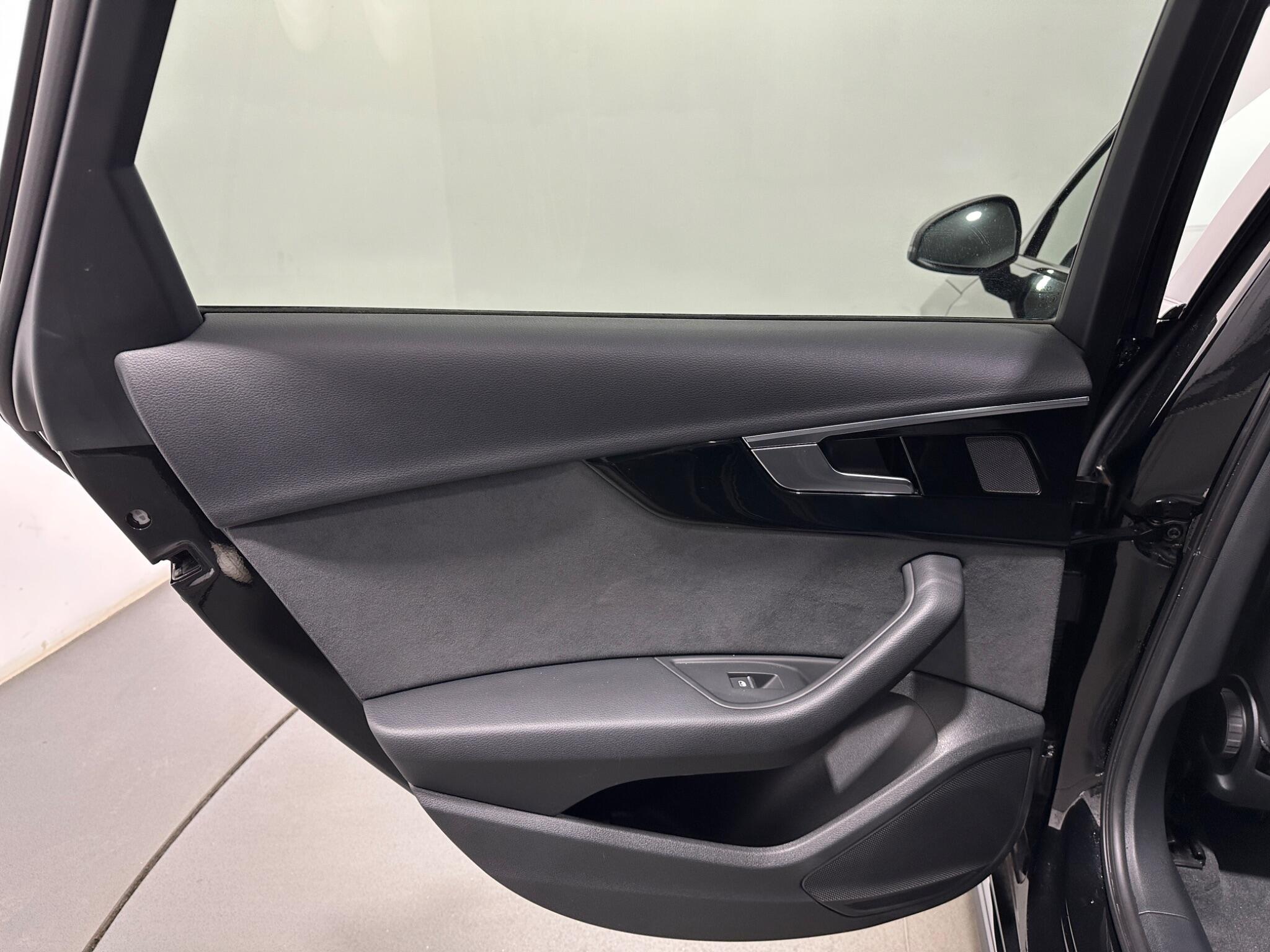 Audi A4 view 40