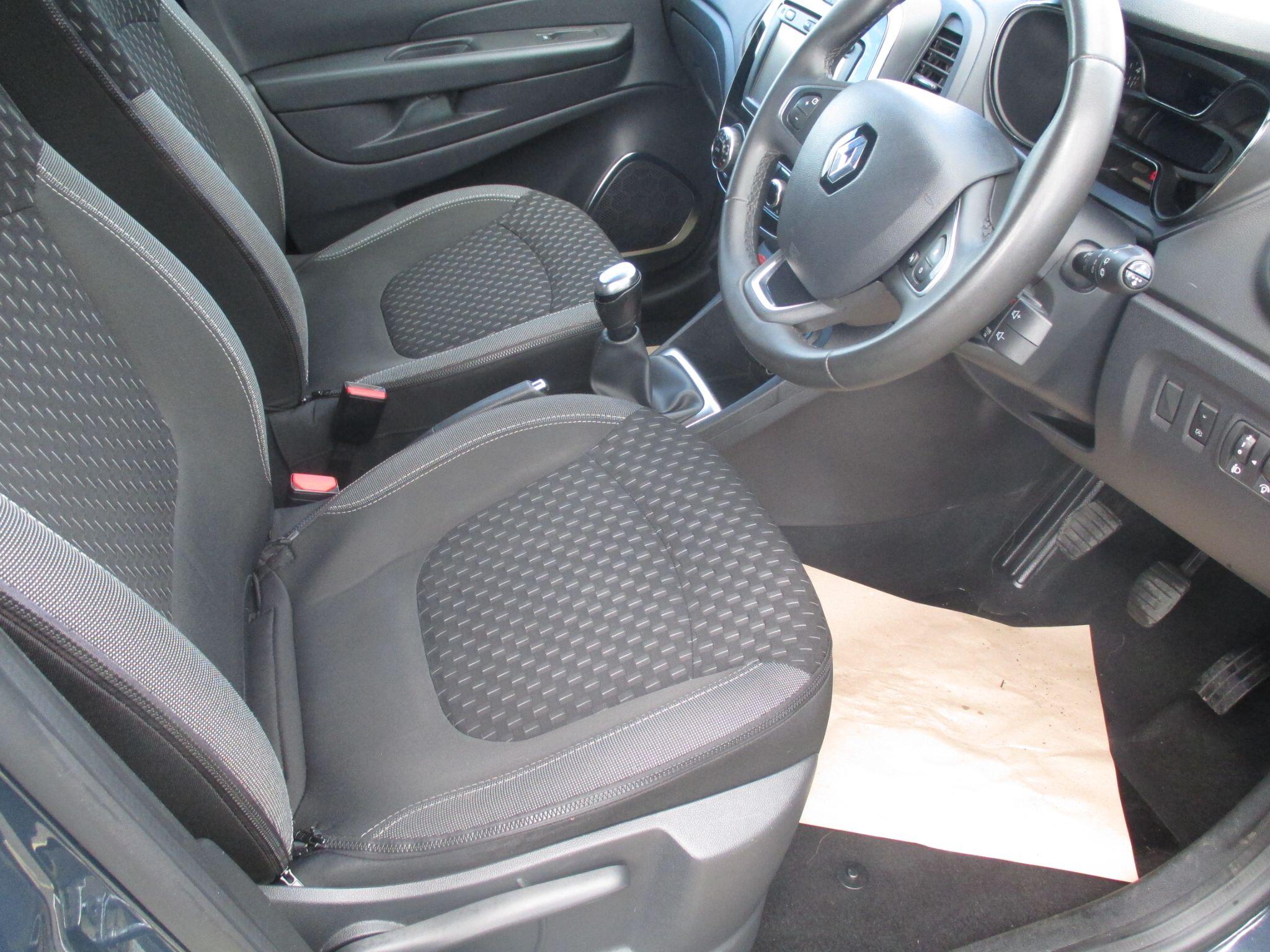 Renault Captur view 29