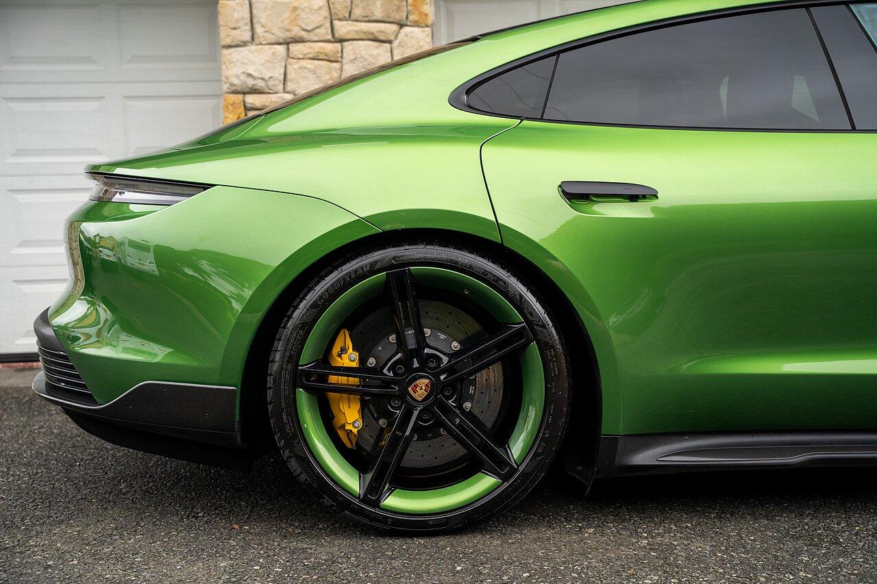 Porsche Taycan view 7