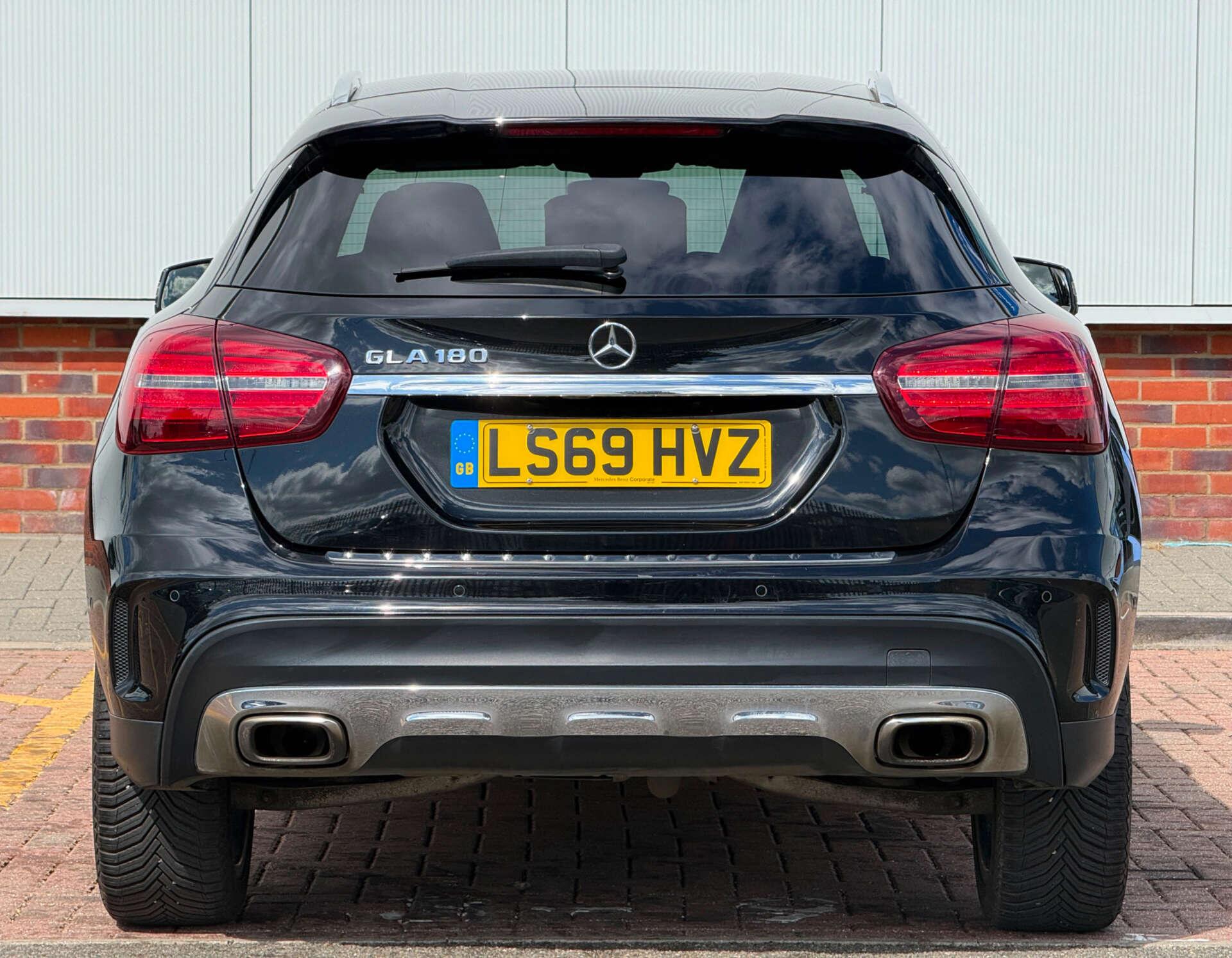 Mercedes-Benz Gla view 9