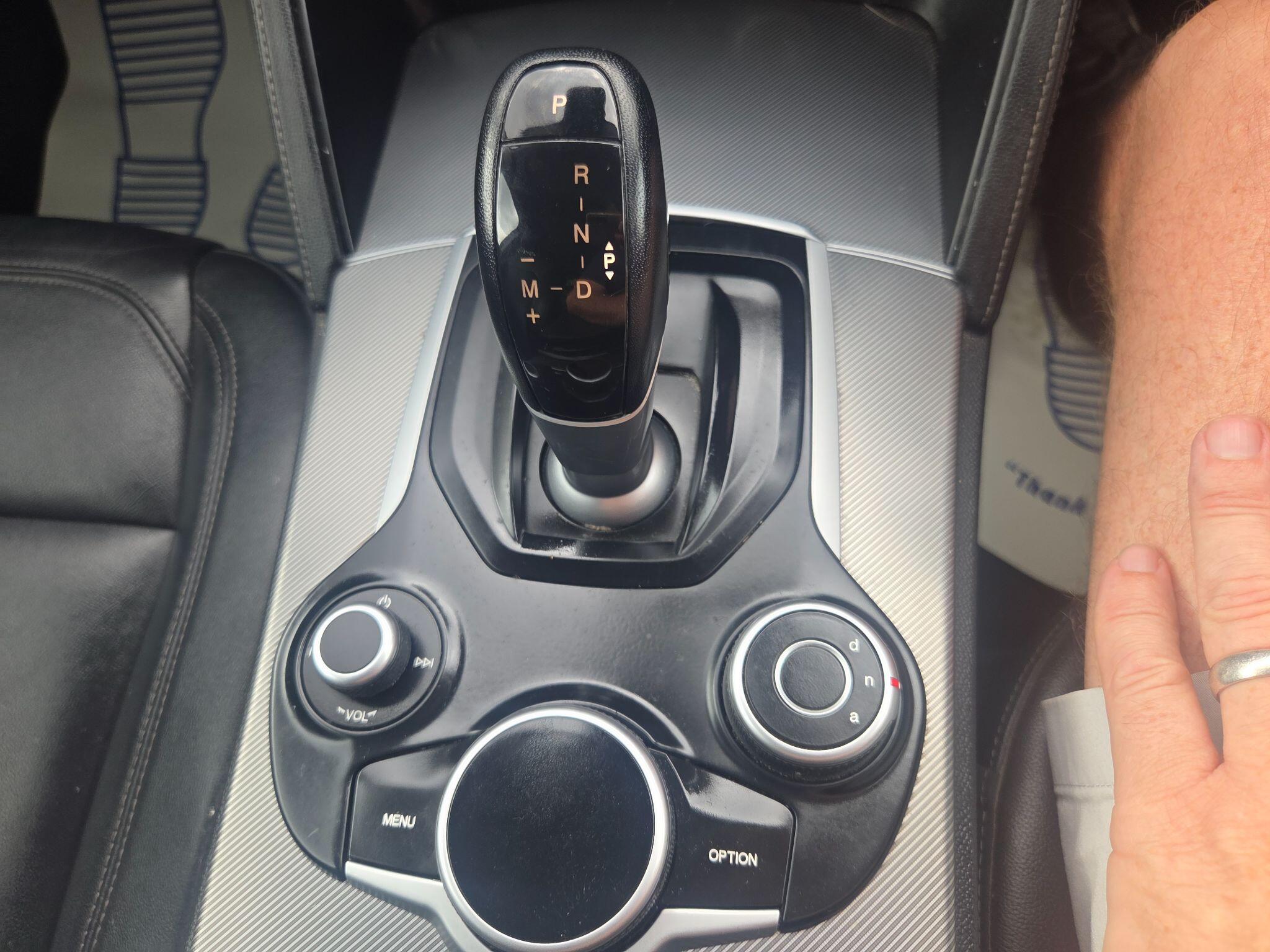Alfa Romeo Stelvio view 13