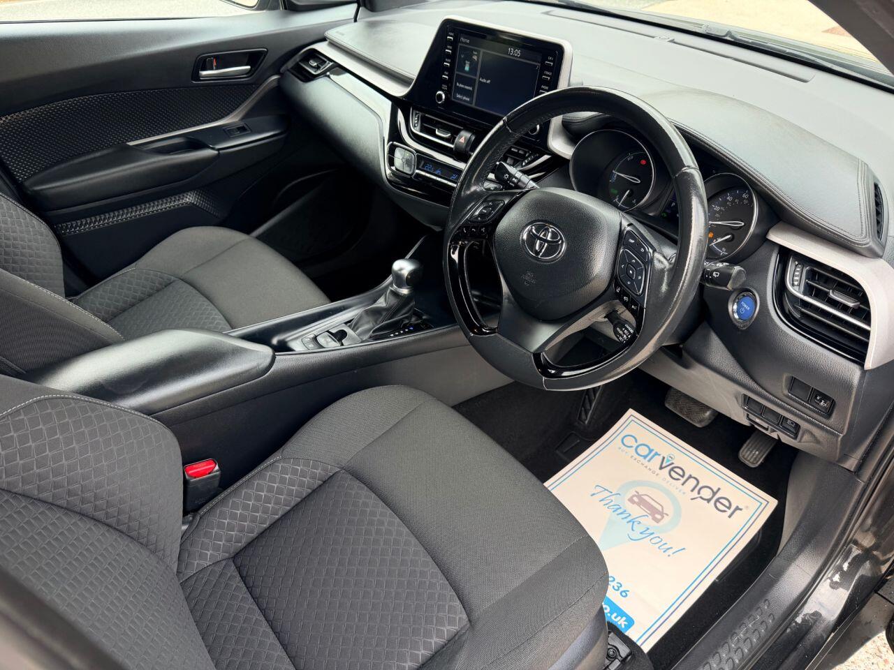 Toyota C-HR view 17