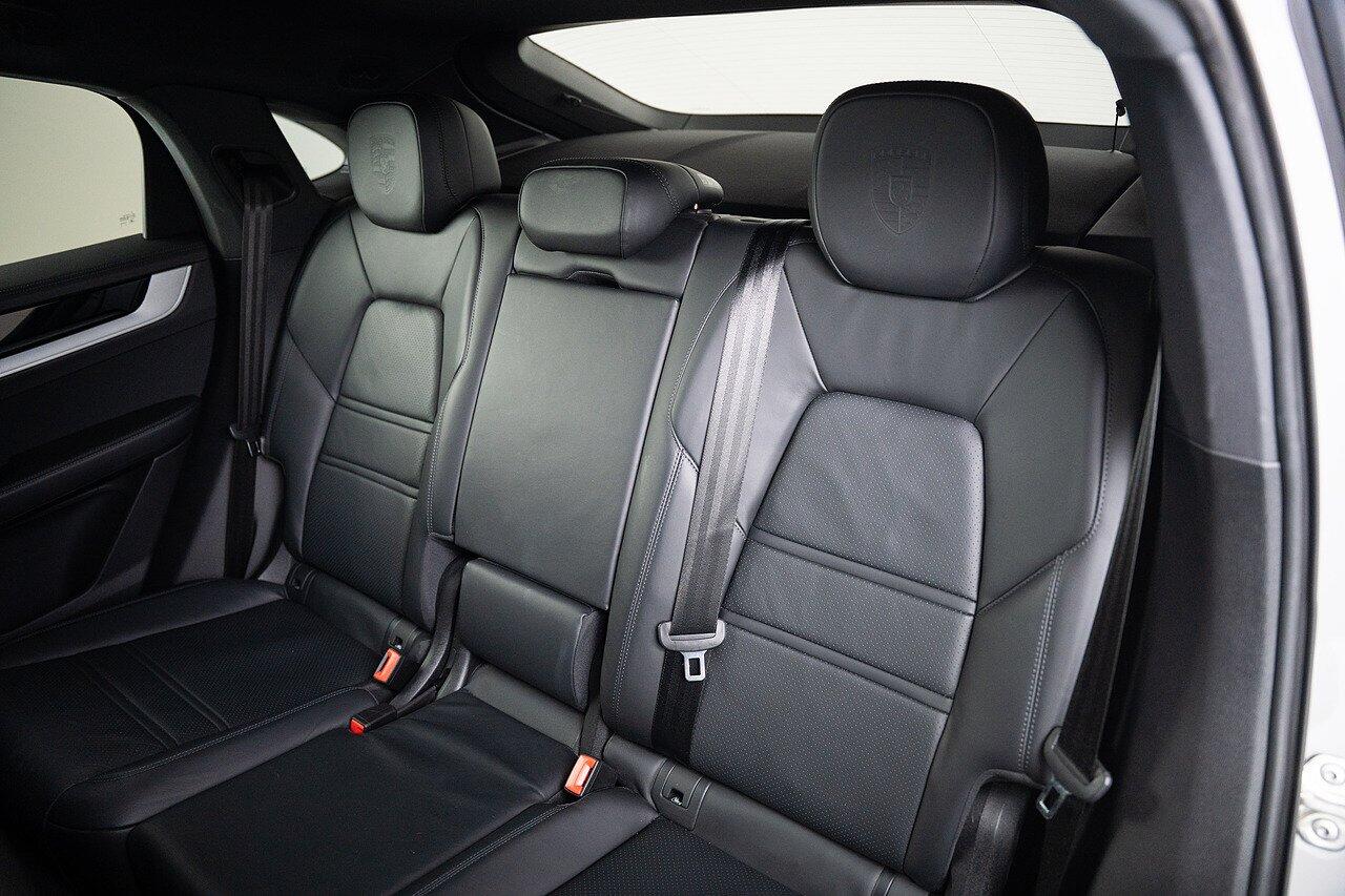 Porsche Cayenne view 22