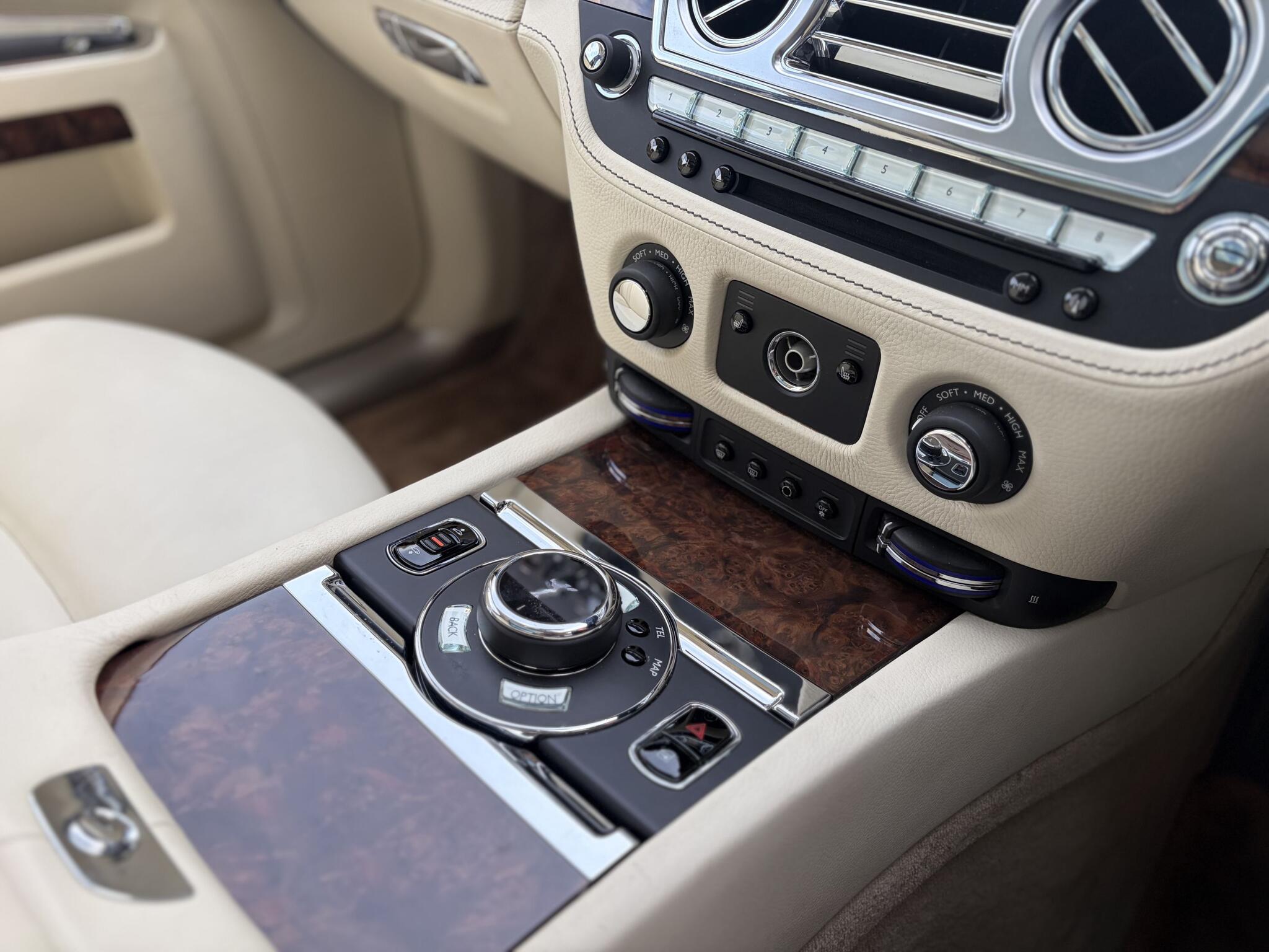 Rolls-Royce Ghost view 29