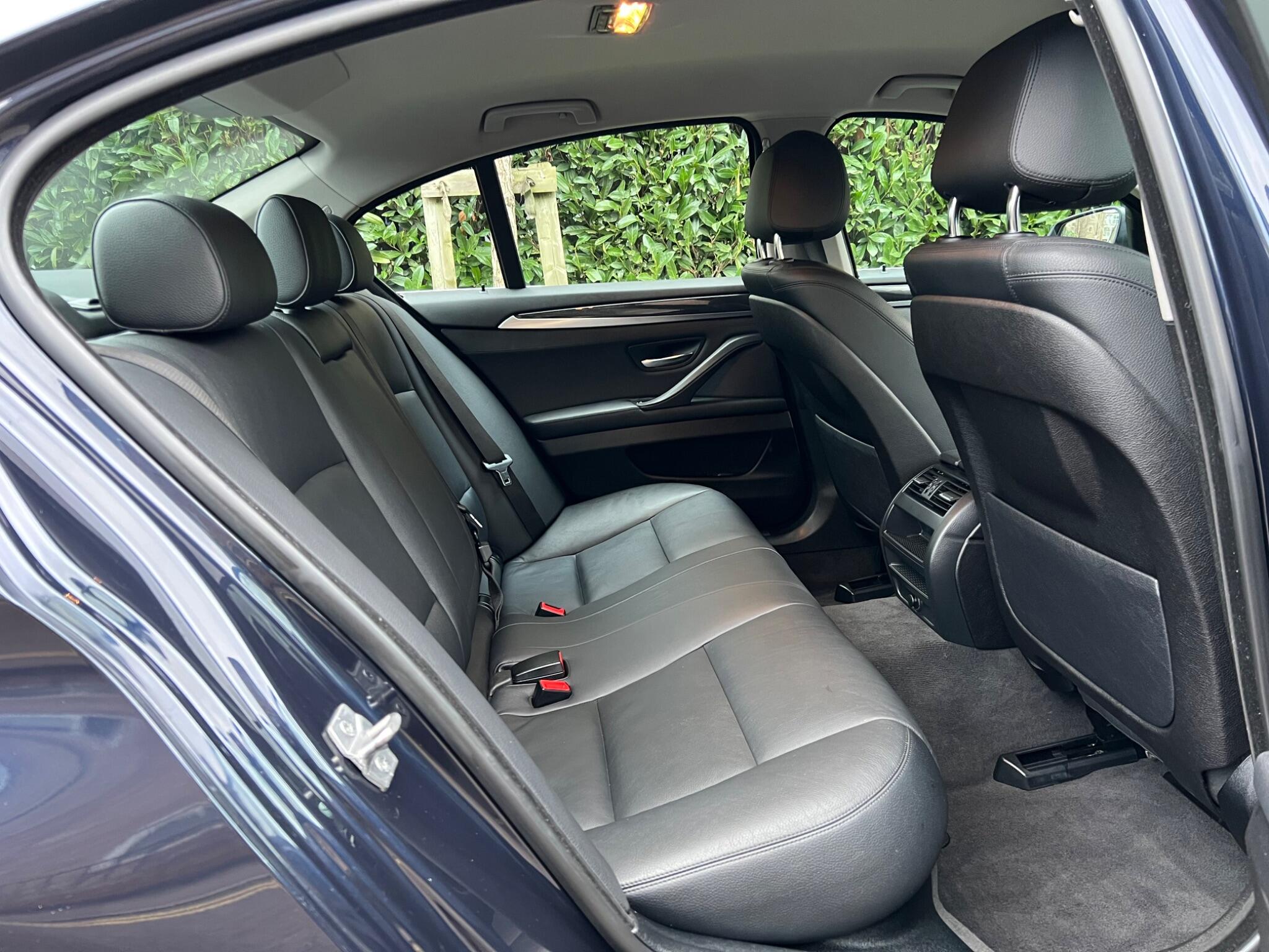 BMW 5 Series view 21