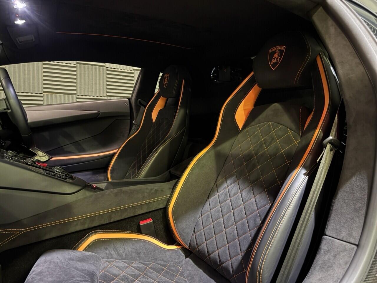 Lamborghini Aventador view 28