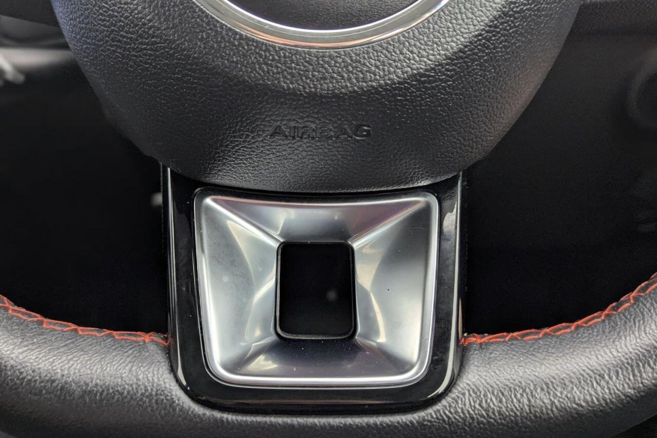 MG ZS view 32