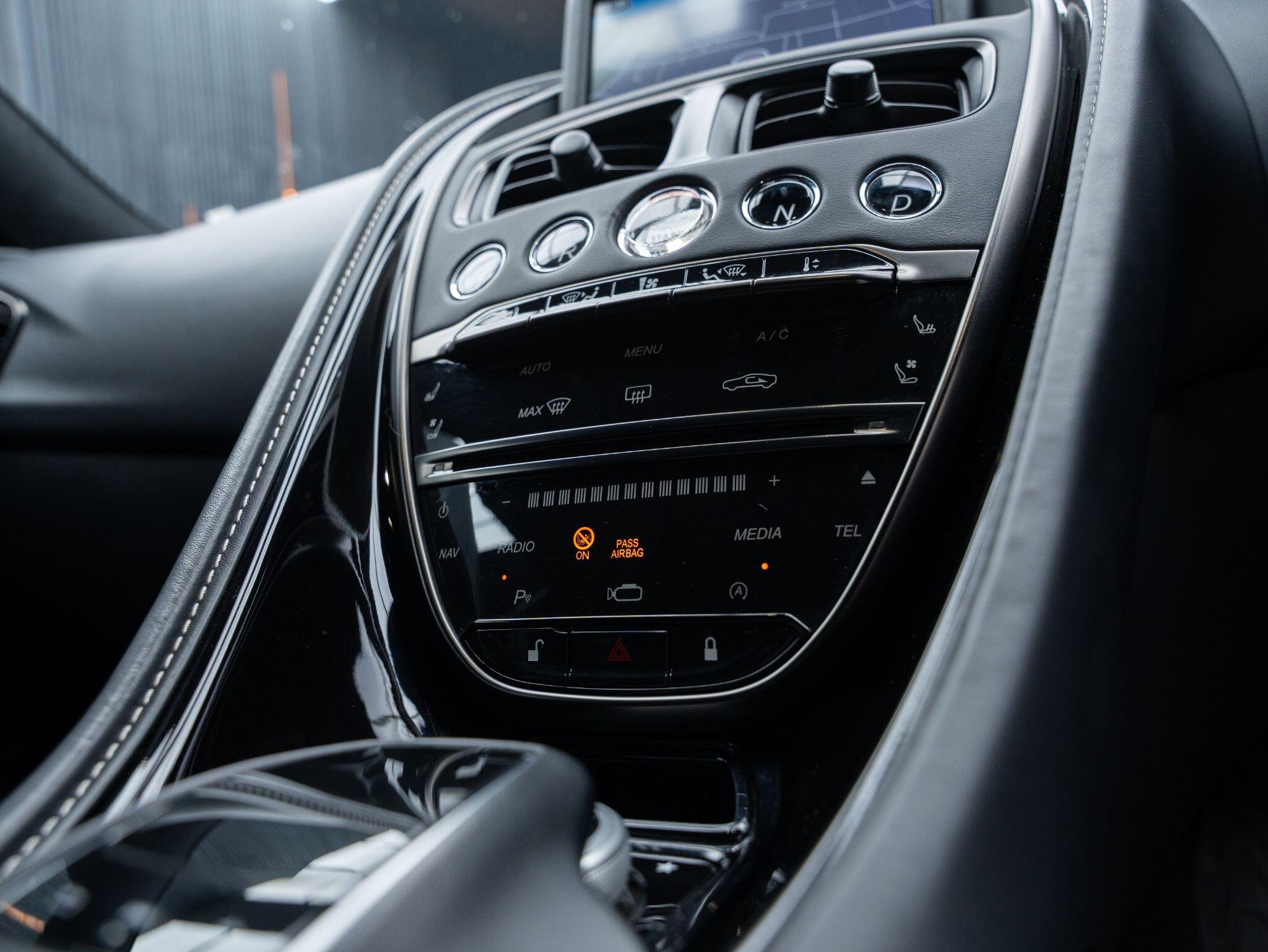 Aston Martin DB11 view 30