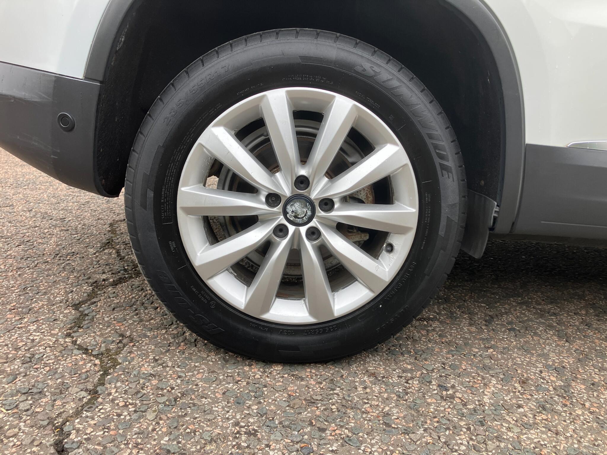 Volkswagen Tiguan view 17
