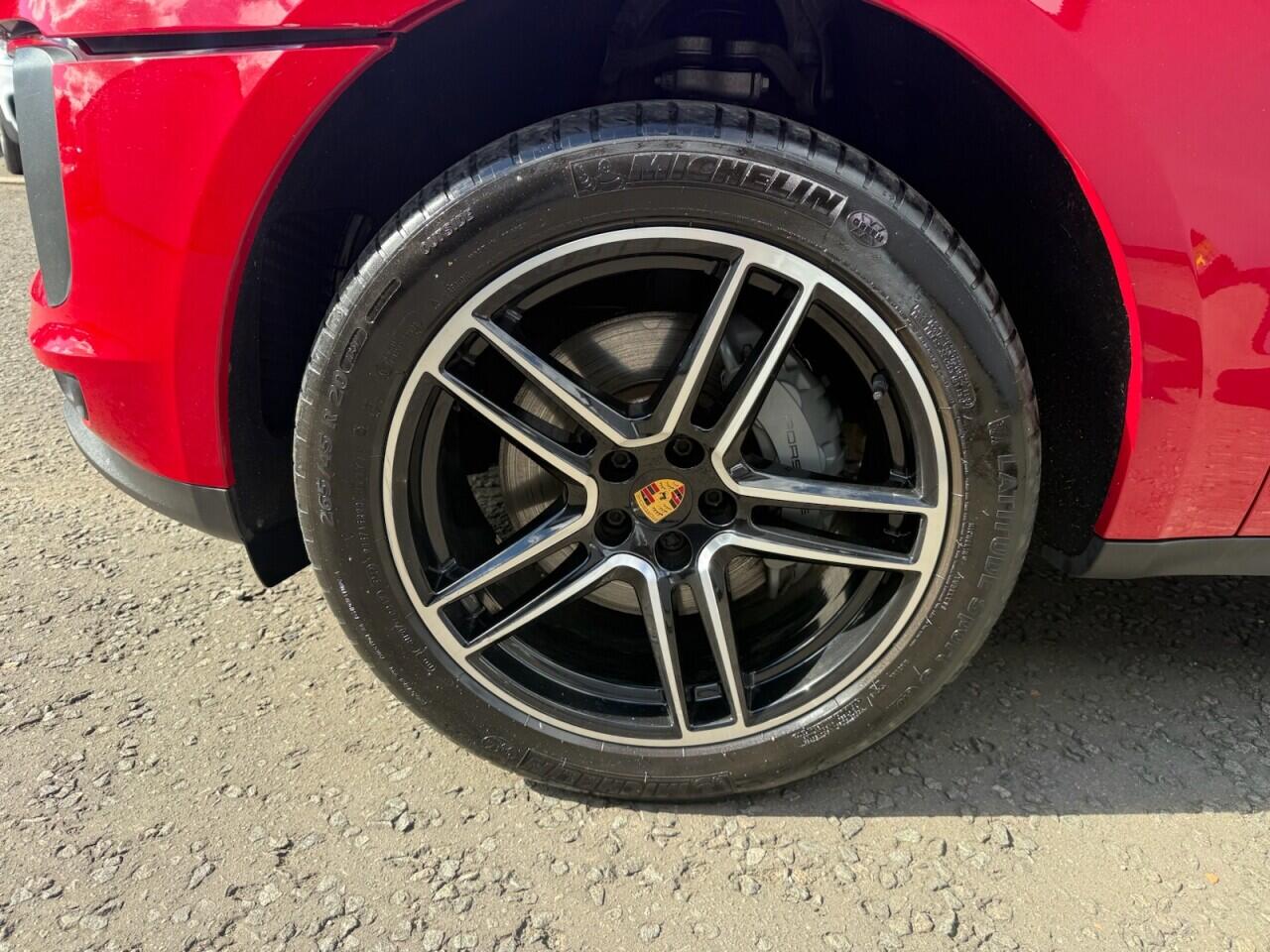 Porsche Macan view 40