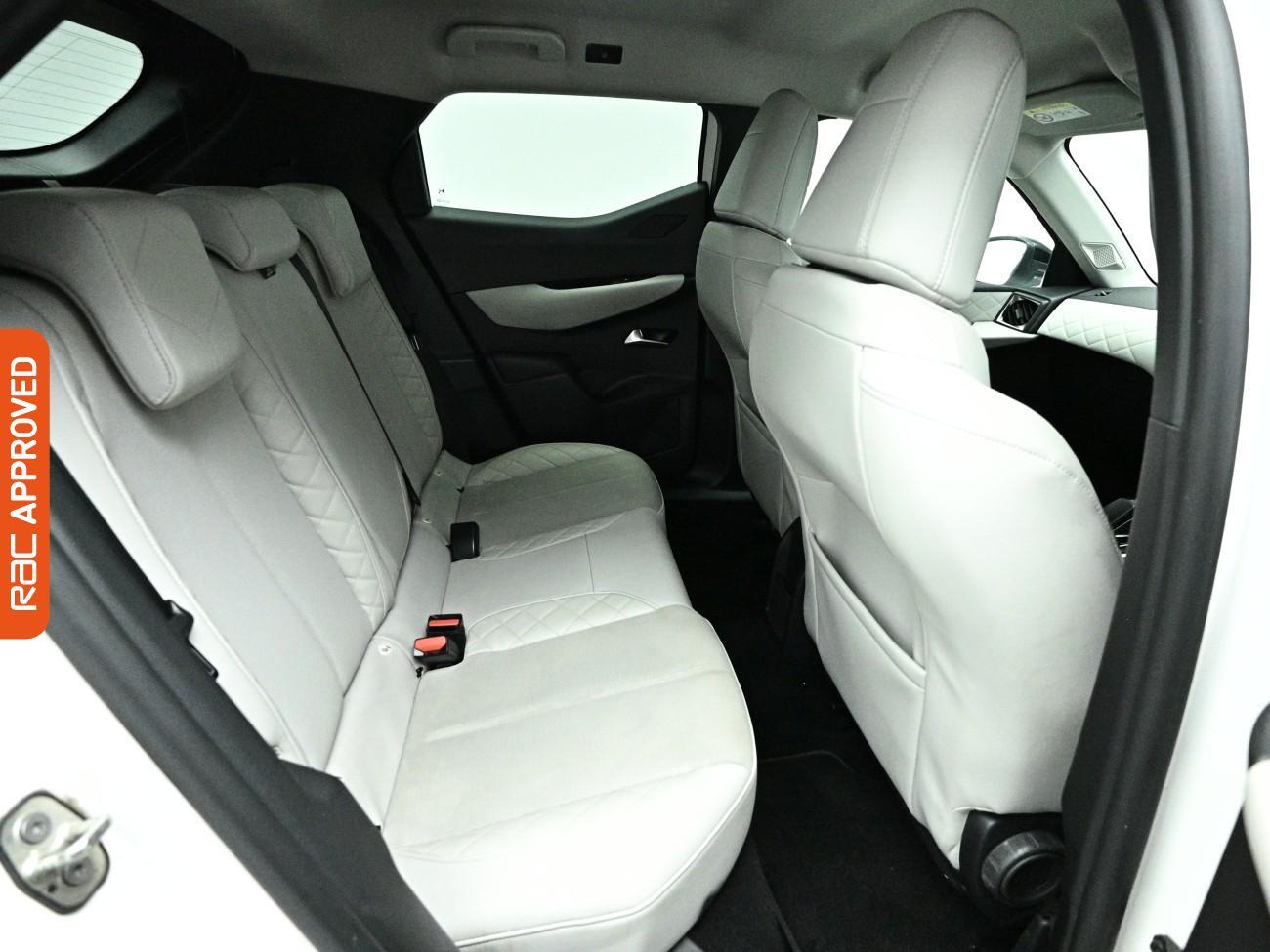 DS Automobiles DS 3 Crossback view 13