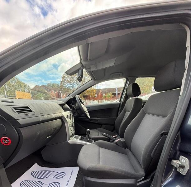 2011 Vauxhall Astra 1.6 16v Active Euro 5 5dr • 145,000 miles image 23