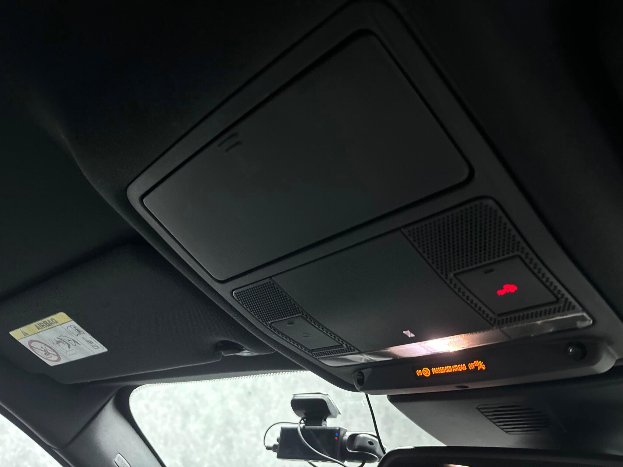 Jaguar XF view 33