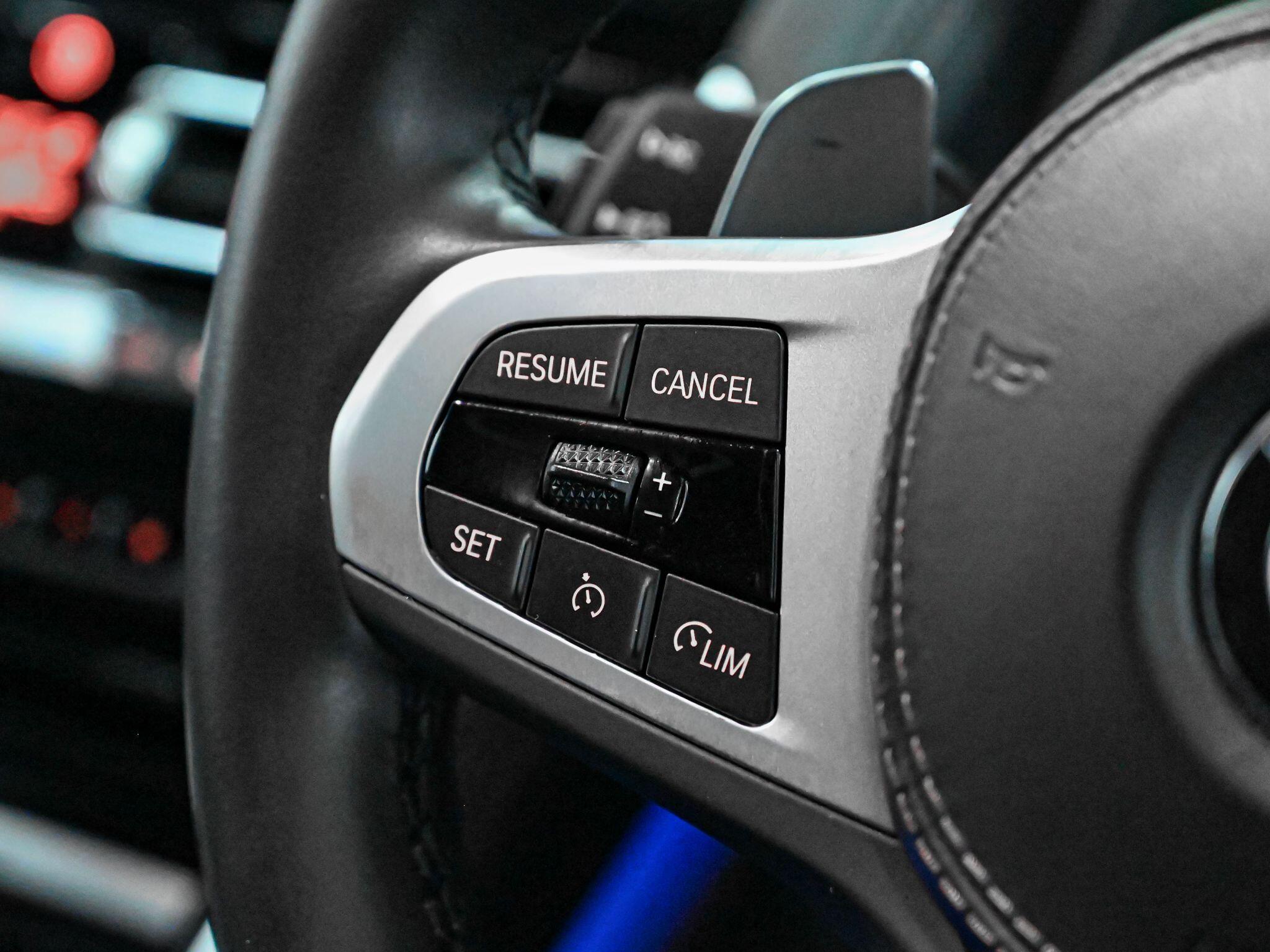 BMW 8 Series view 7