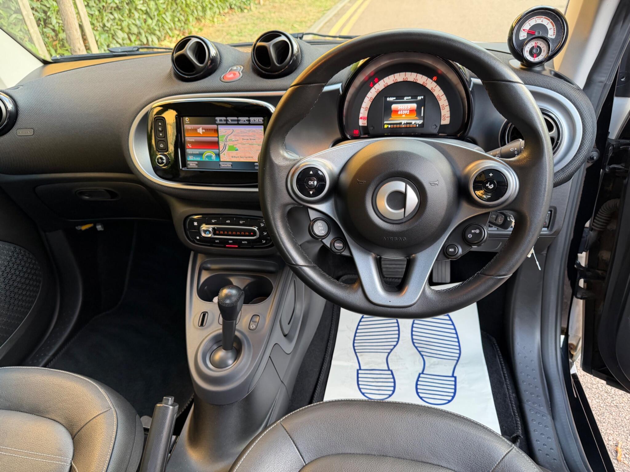 smart Fortwo view 12