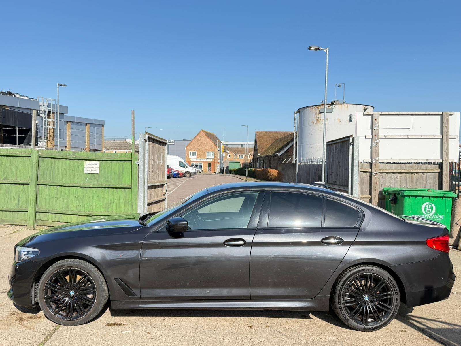 BMW 5 Series view 10