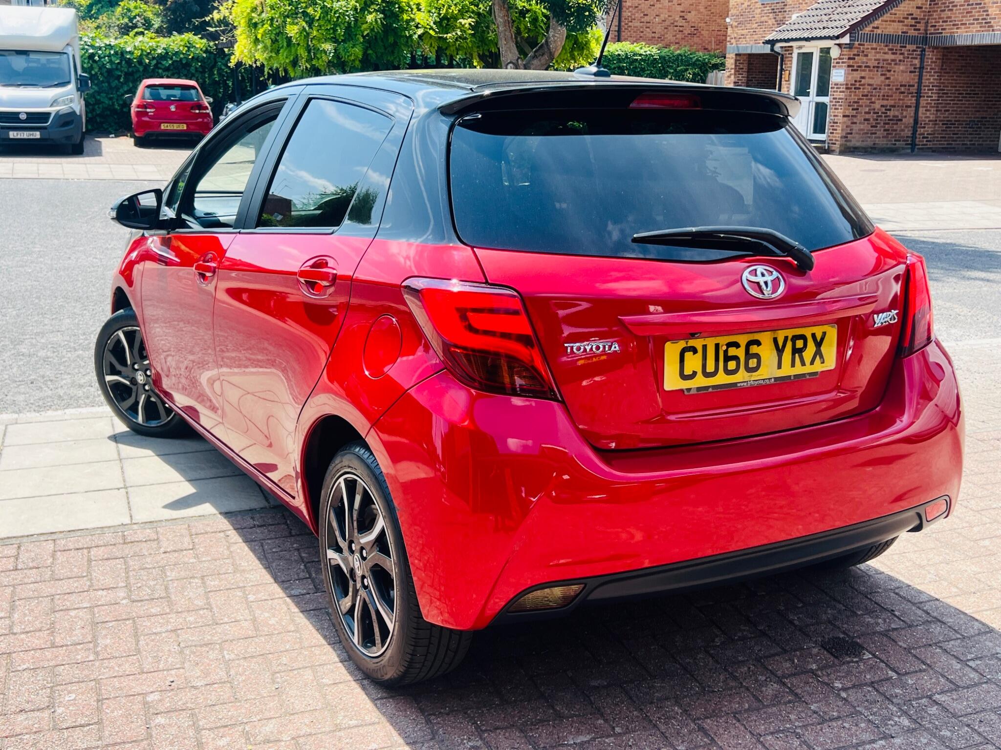 Toyota Yaris view 16