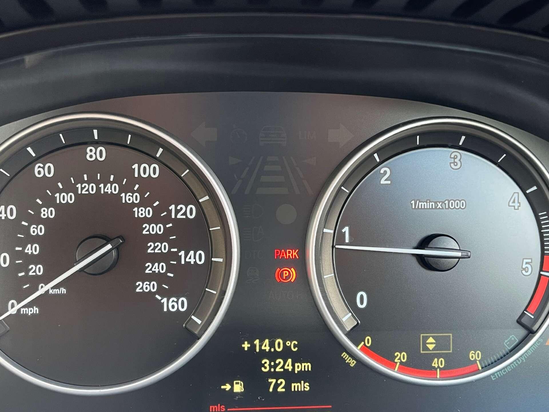 BMW 5 Series view 26
