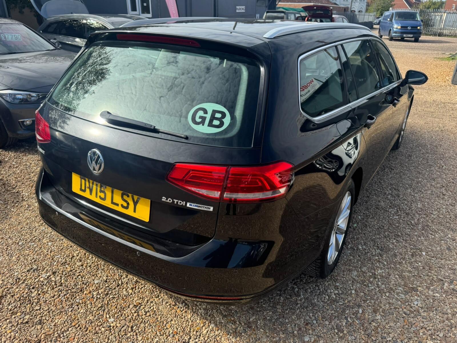 Volkswagen Passat view 13