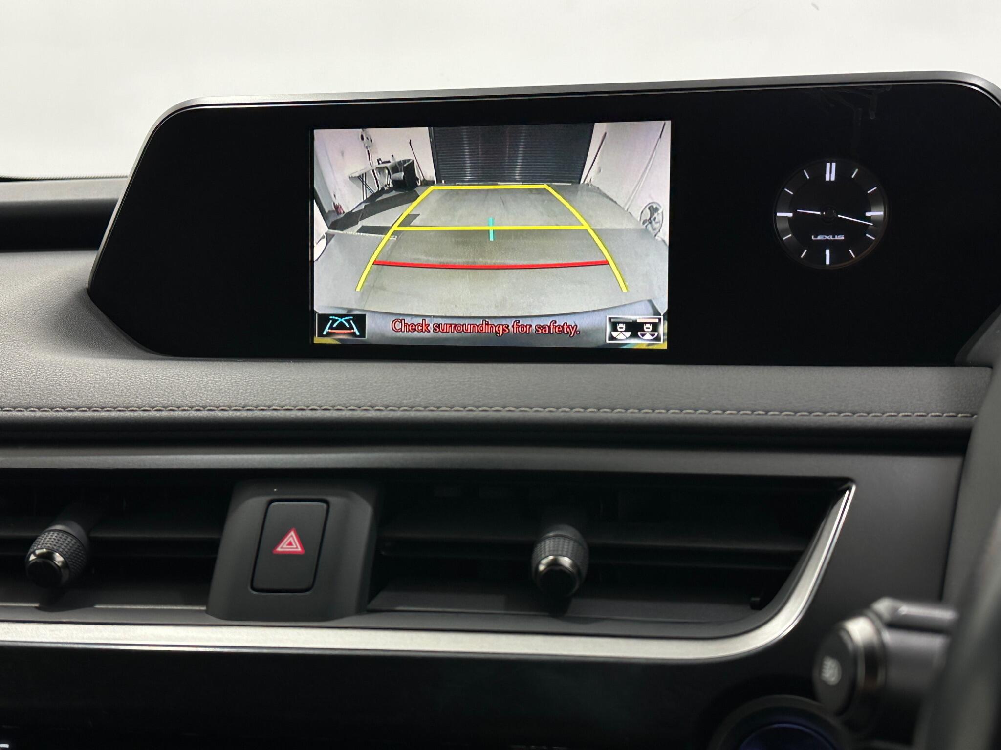 Lexus UX view 24