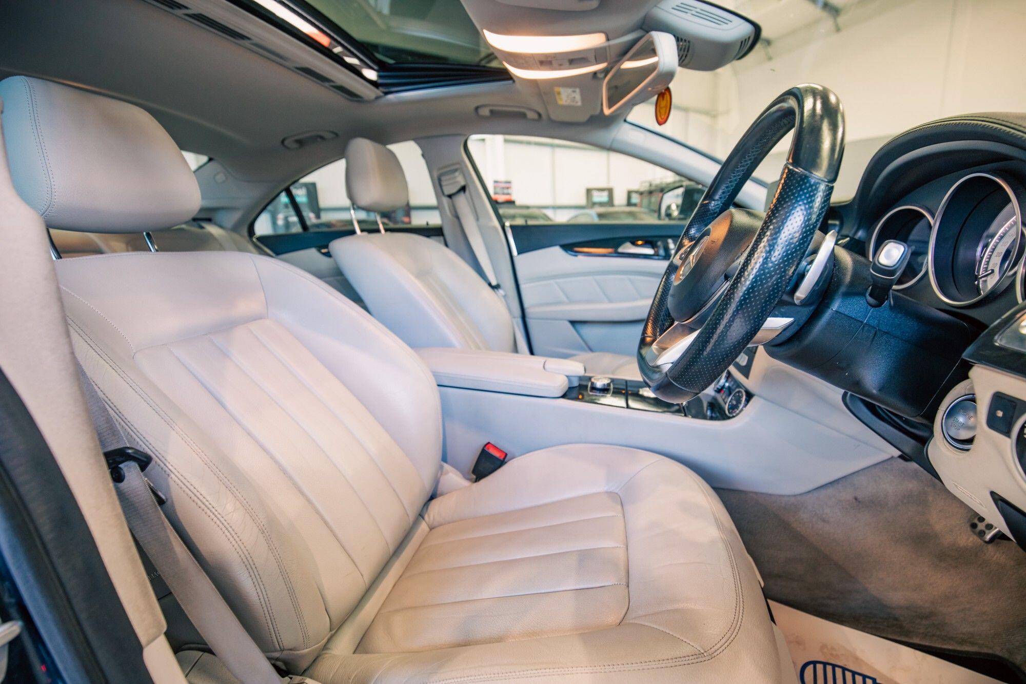 Mercedes-Benz CLS view 3