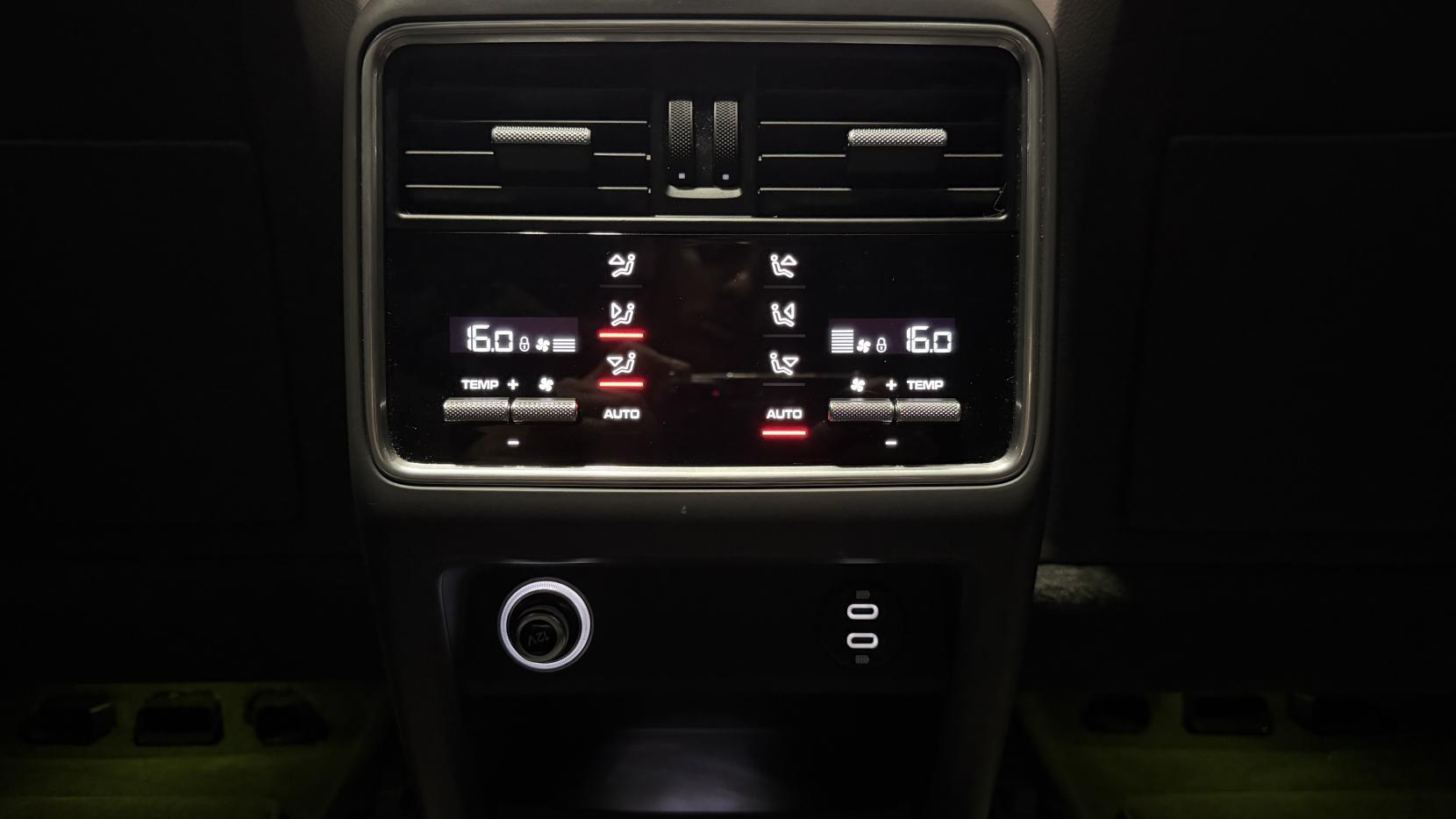 Porsche Cayenne view 29