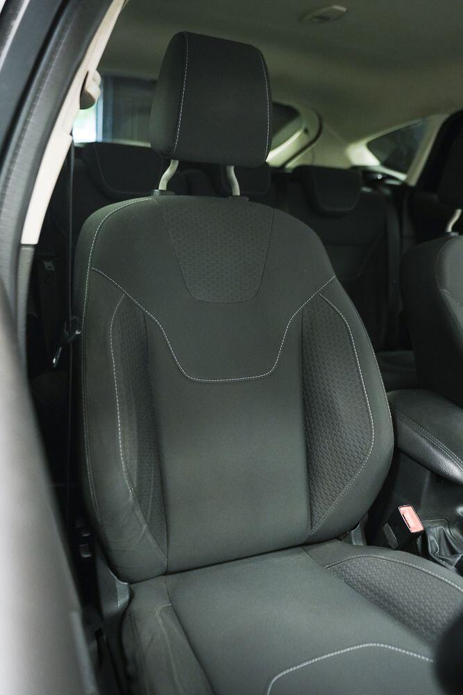 Ford Focus view 12