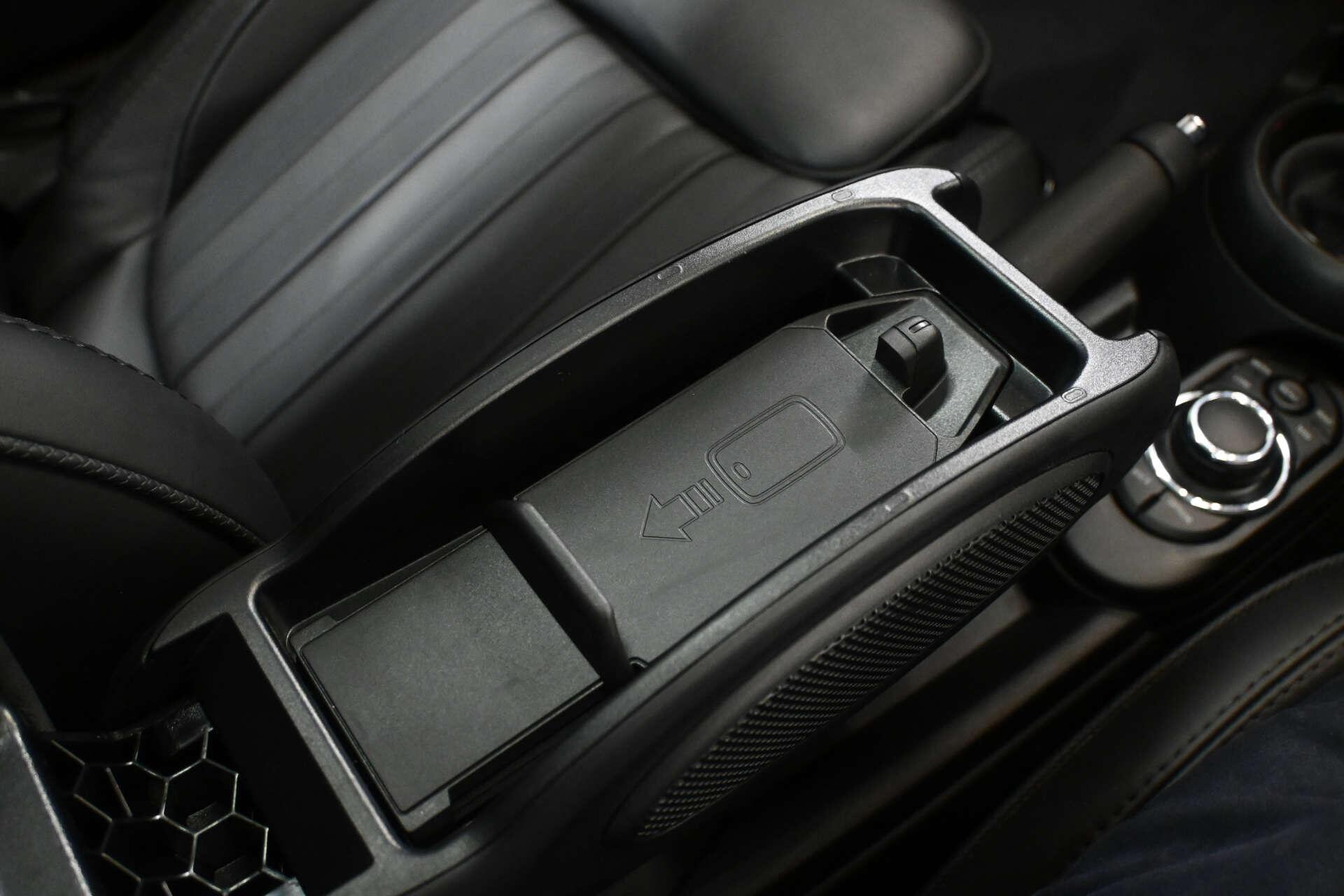 Mini Hatch view 35