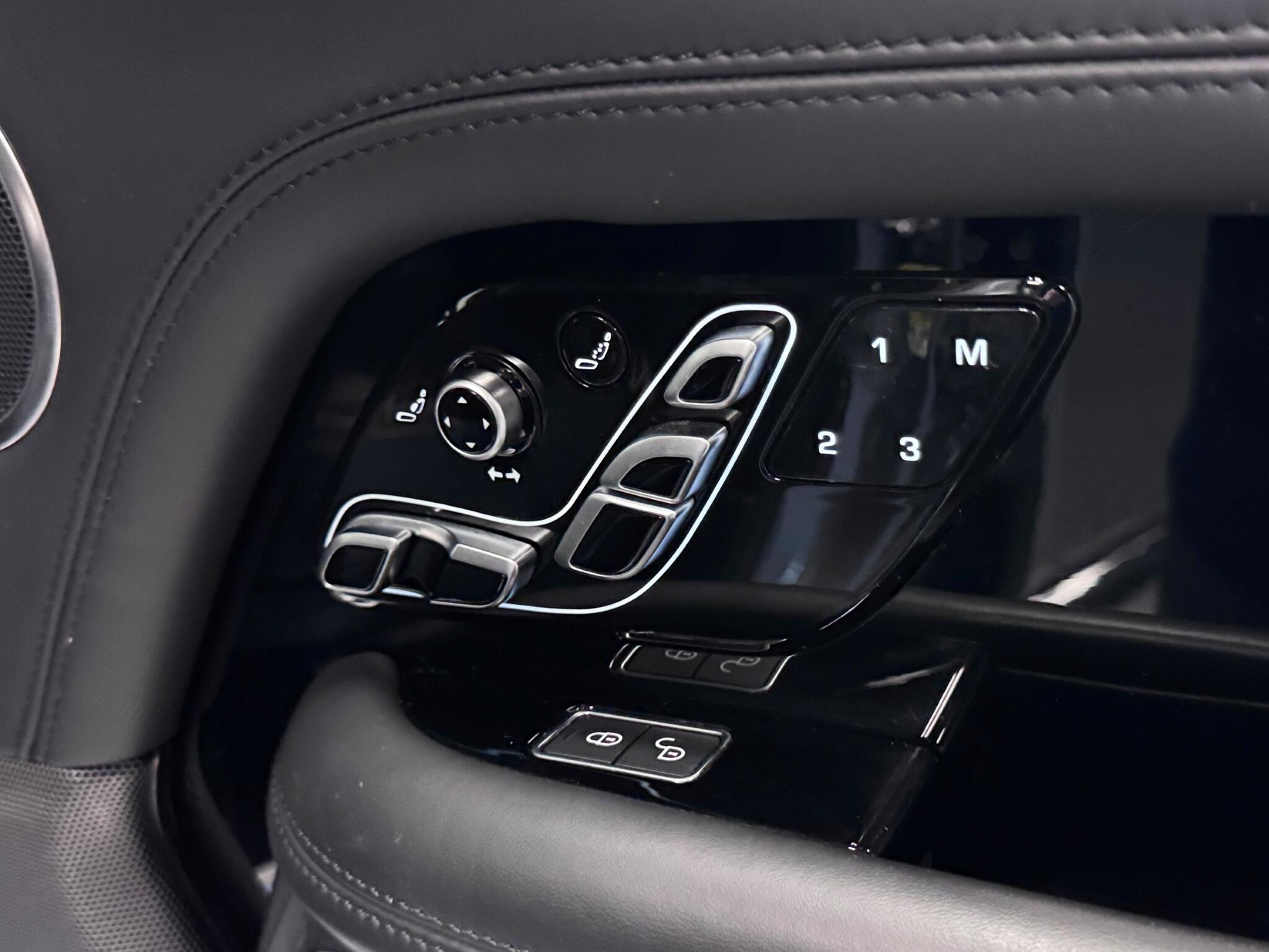 Land Rover Range Rover view 26