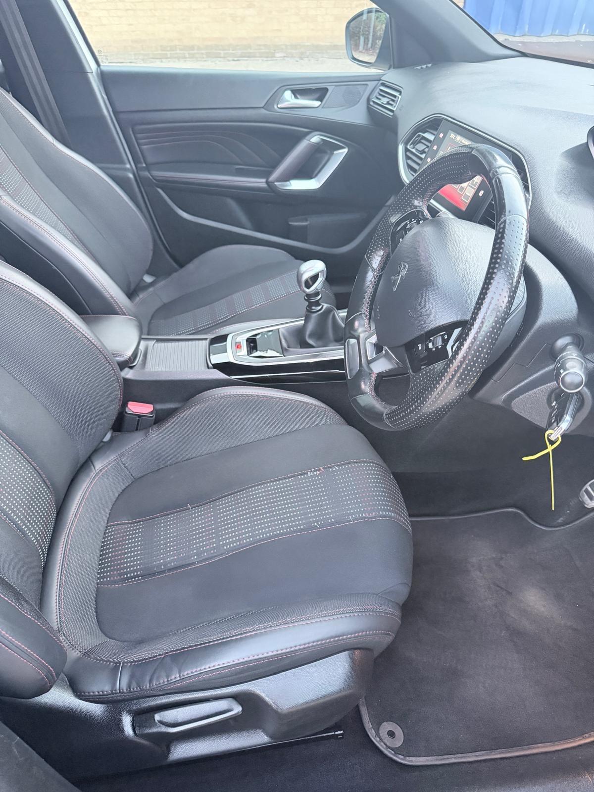 Peugeot 308 view 18