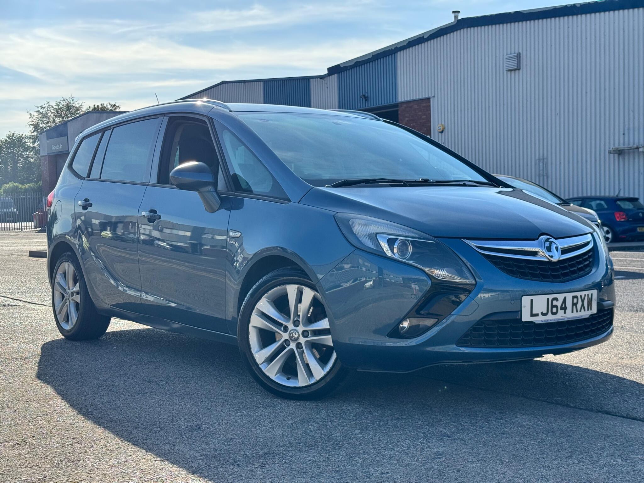 Vauxhall Zafira Tourer view 5