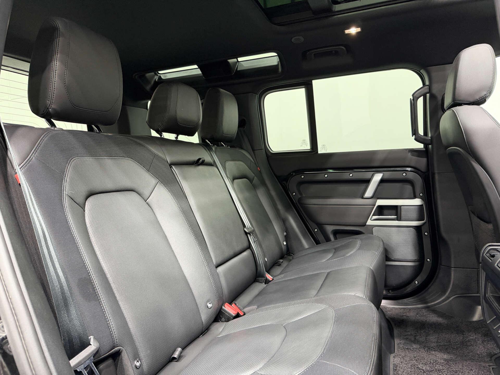 Land Rover Defender view 12