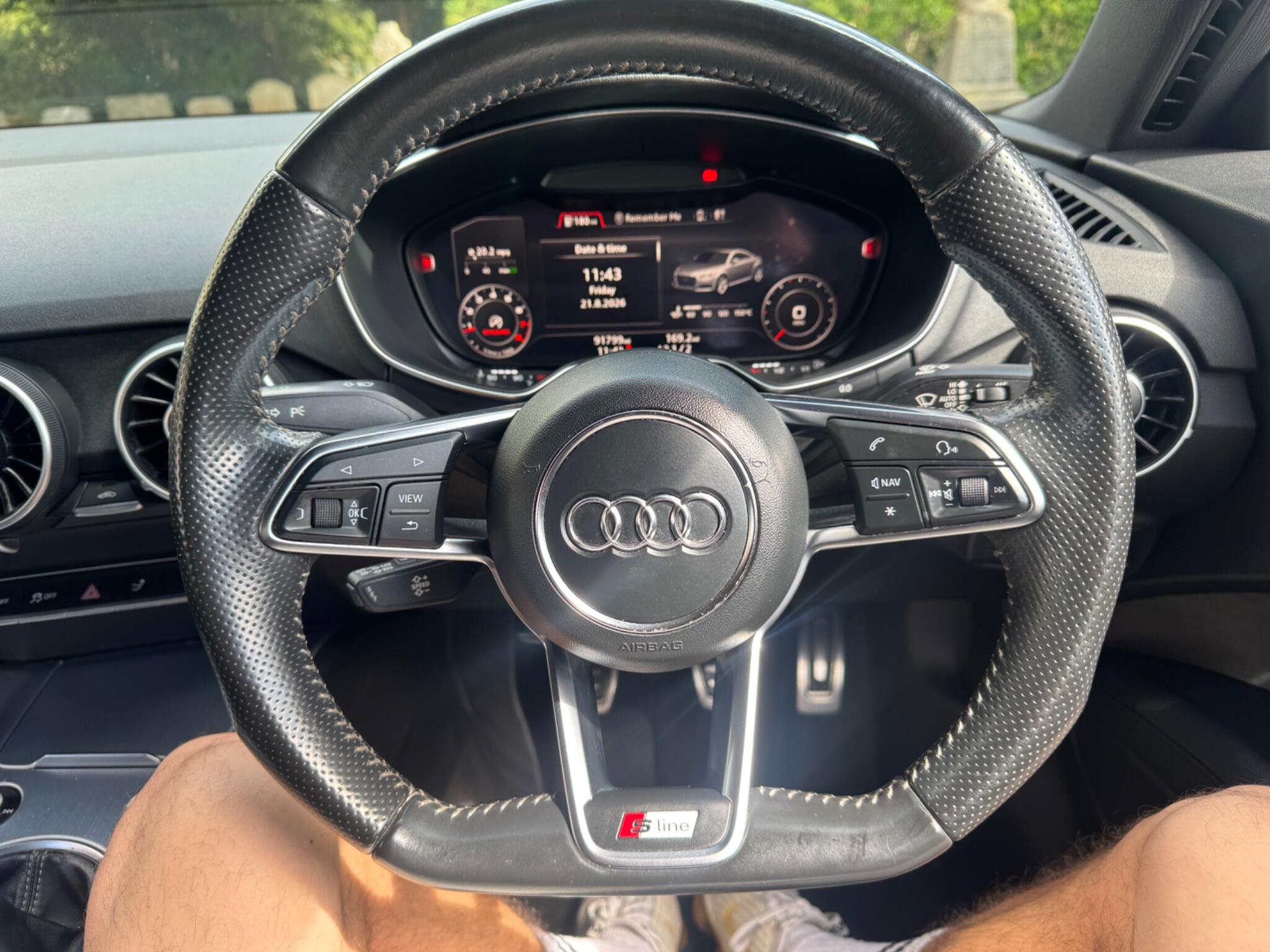 Audi TT view 58