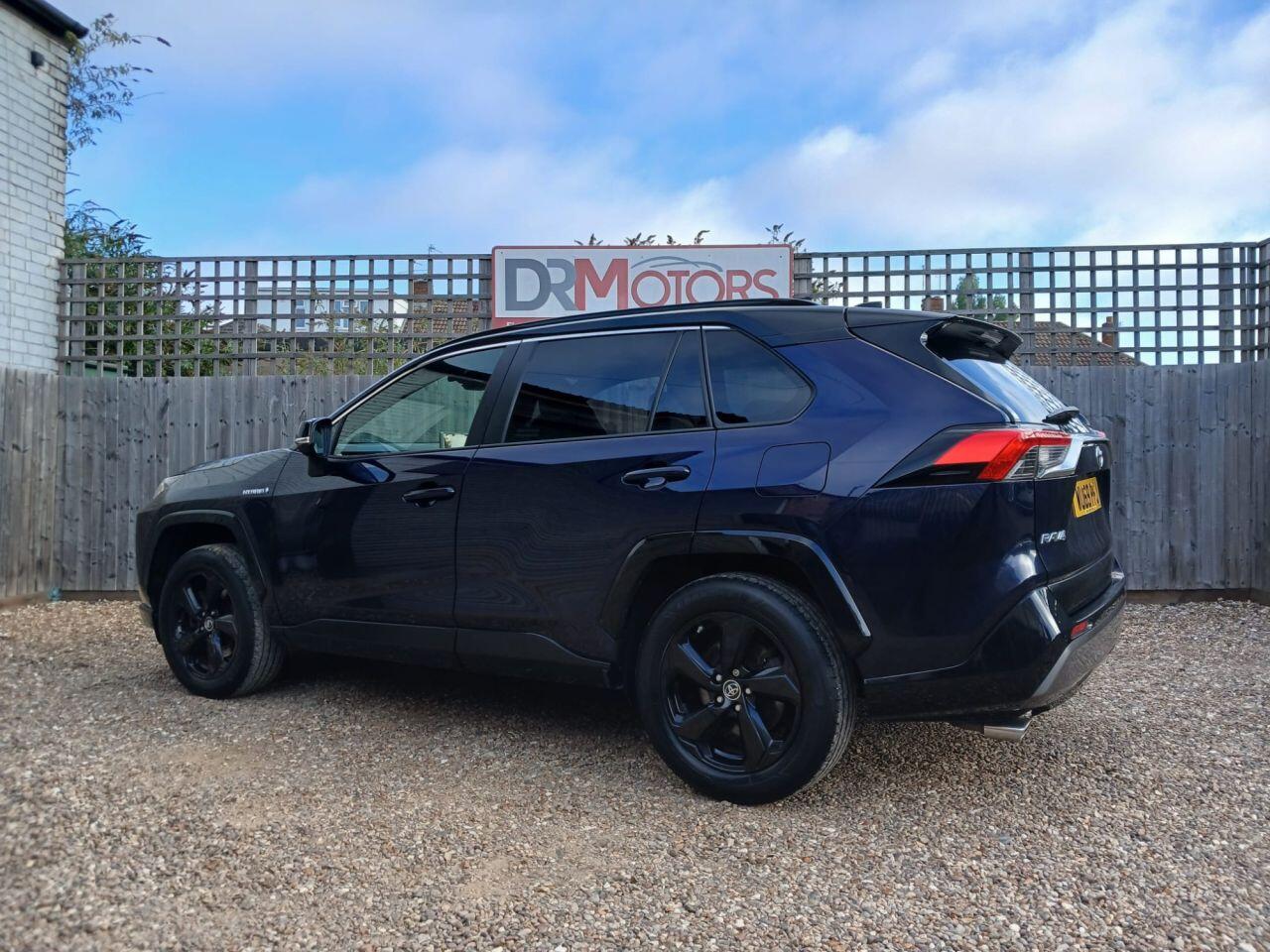 Toyota RAV4 view 4