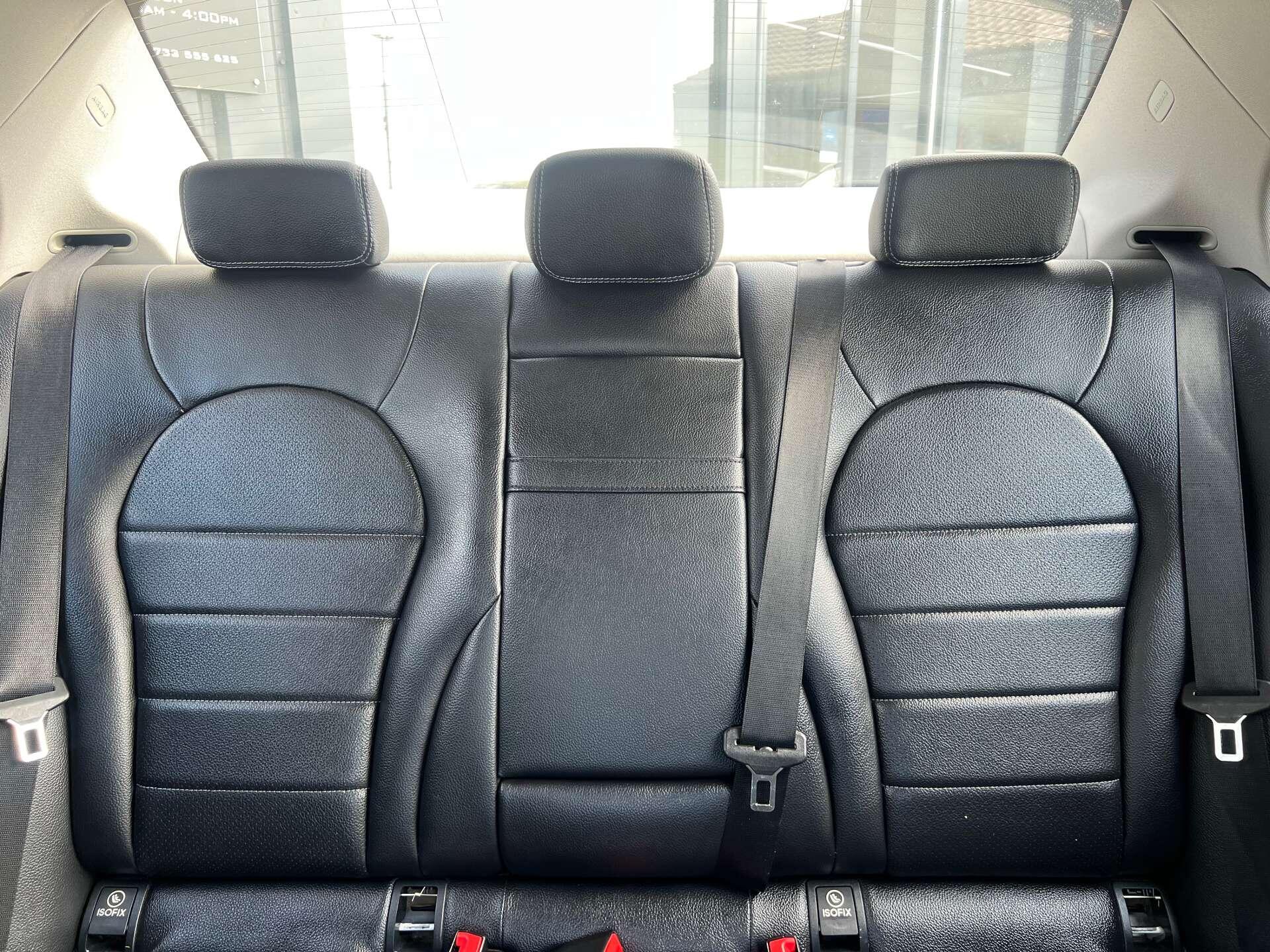 Mercedes-Benz C-Class view 33