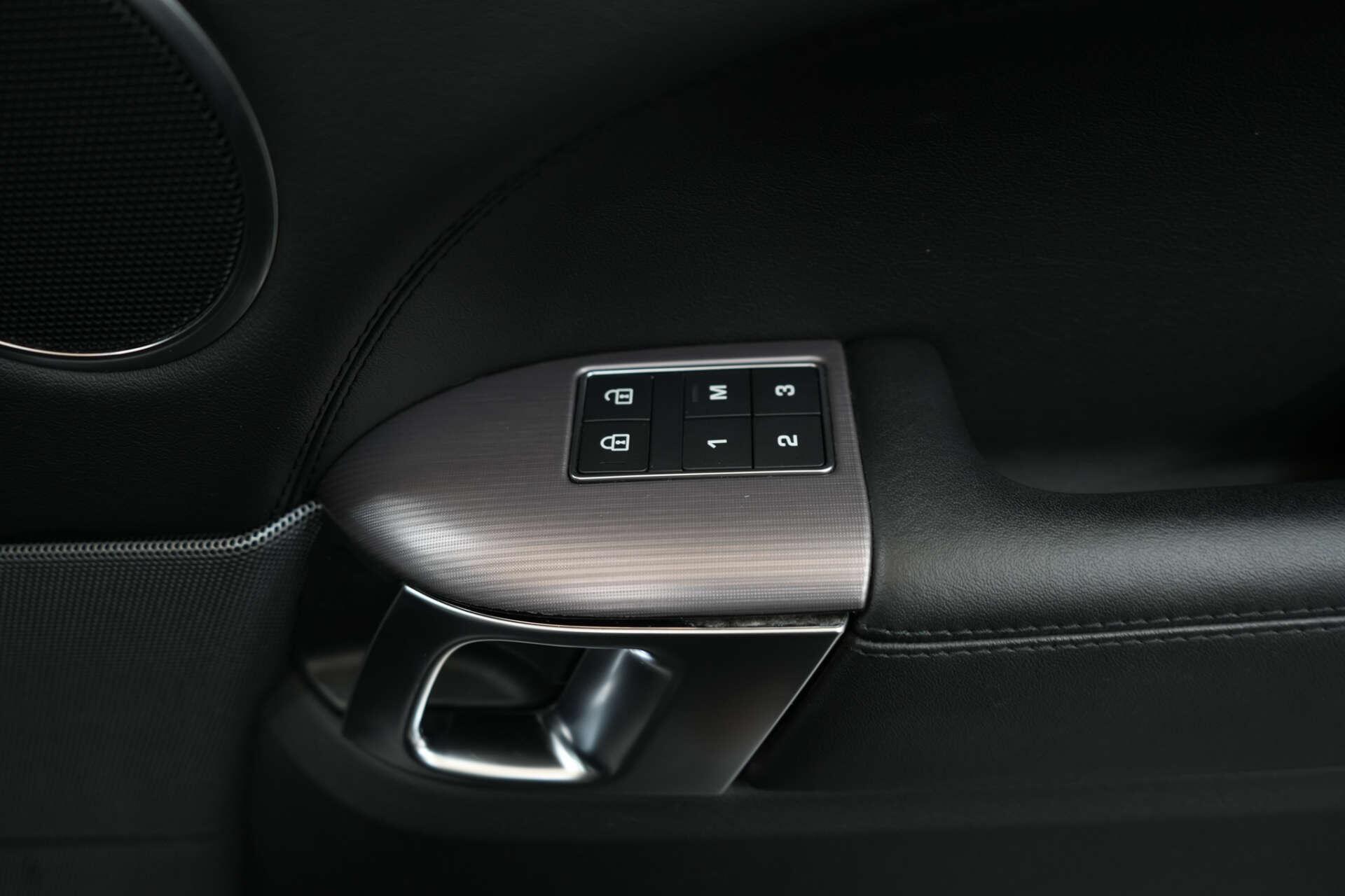 Land Rover Range Rover Sport view 24