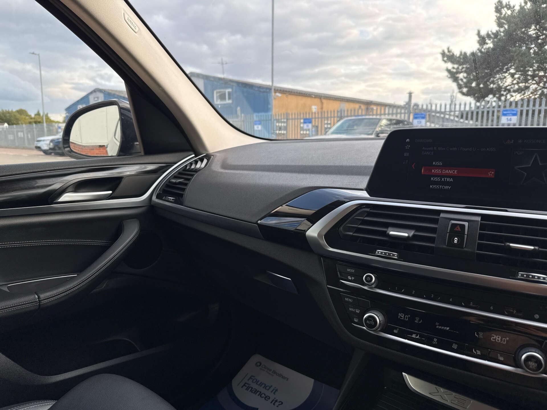 BMW X3 view 60