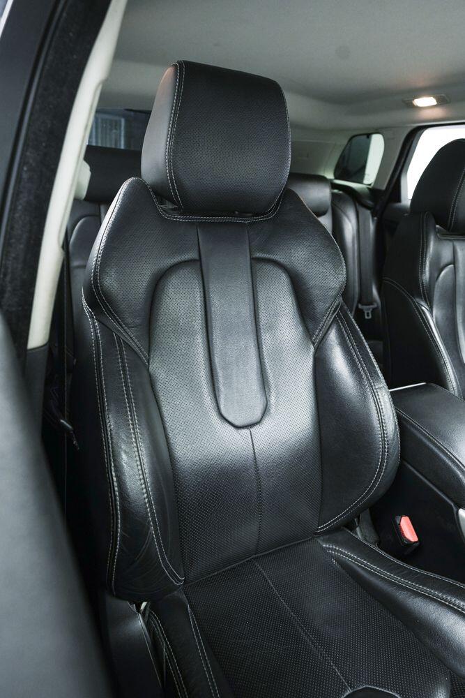 Land Rover Range Rover Evoque view 13