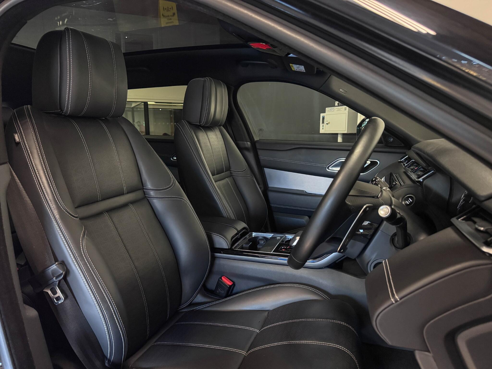 Land Rover Range Rover Velar view 23