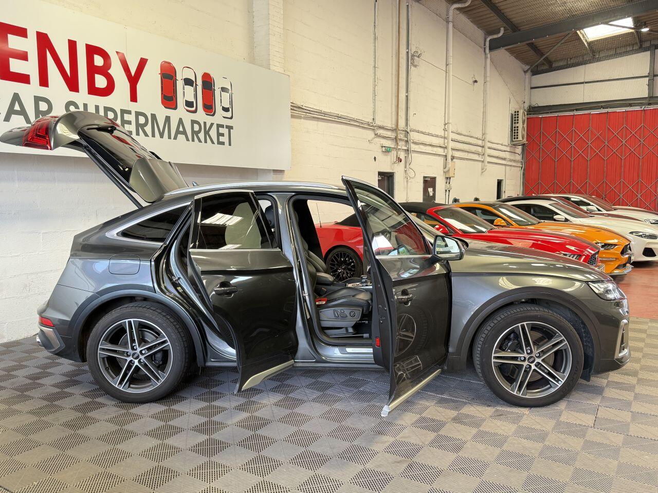 Audi SQ5 view 14