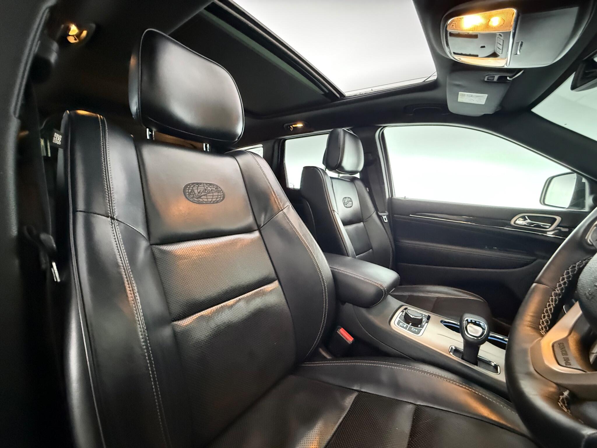 Jeep Grand Cherokee view 31