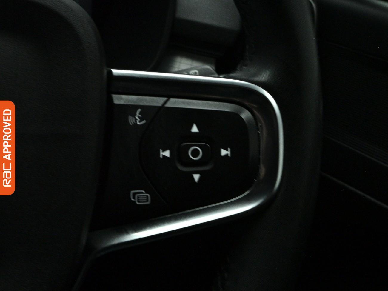 Volvo XC40 view 23
