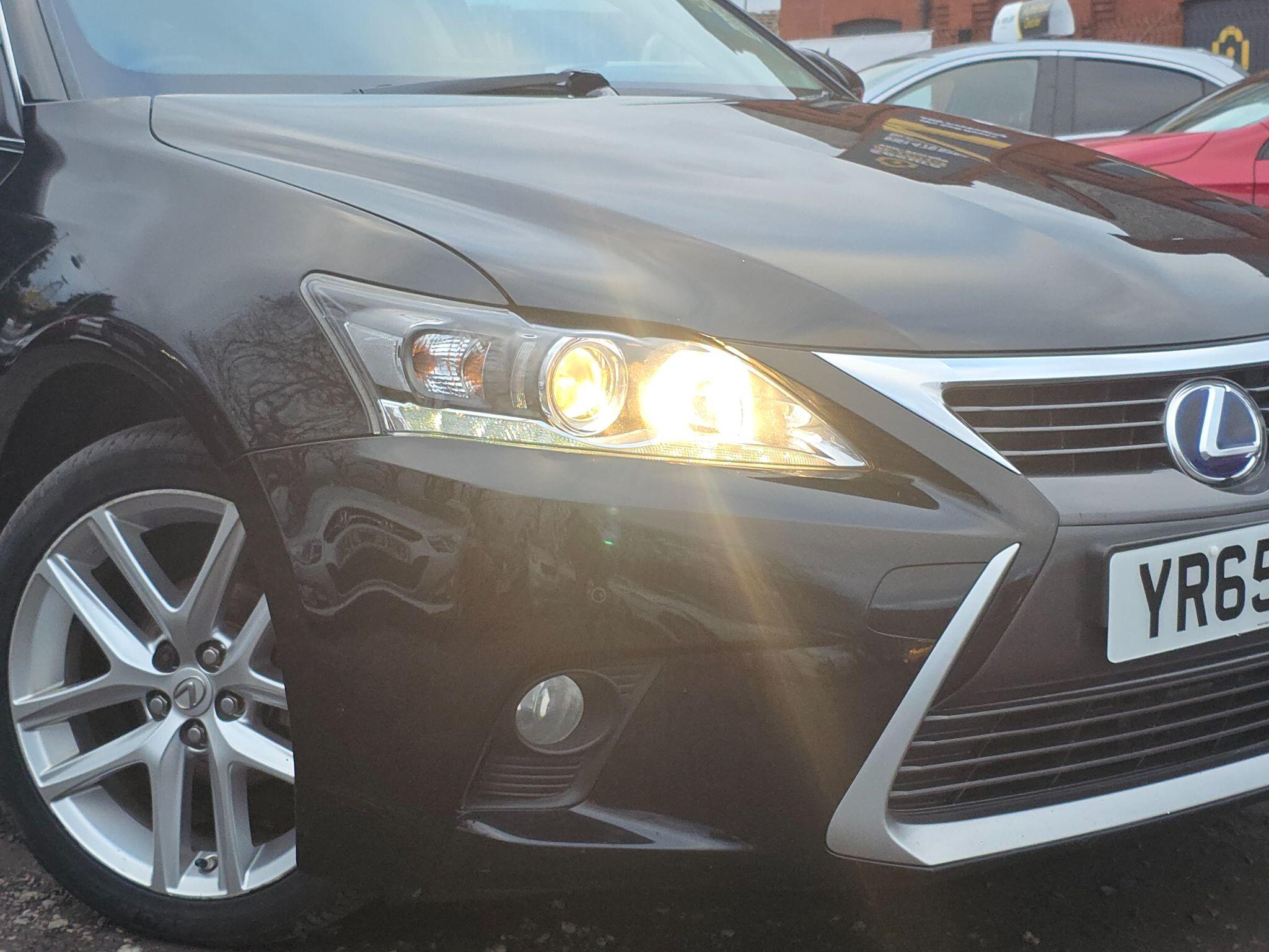 2015 Lexus CT image 100