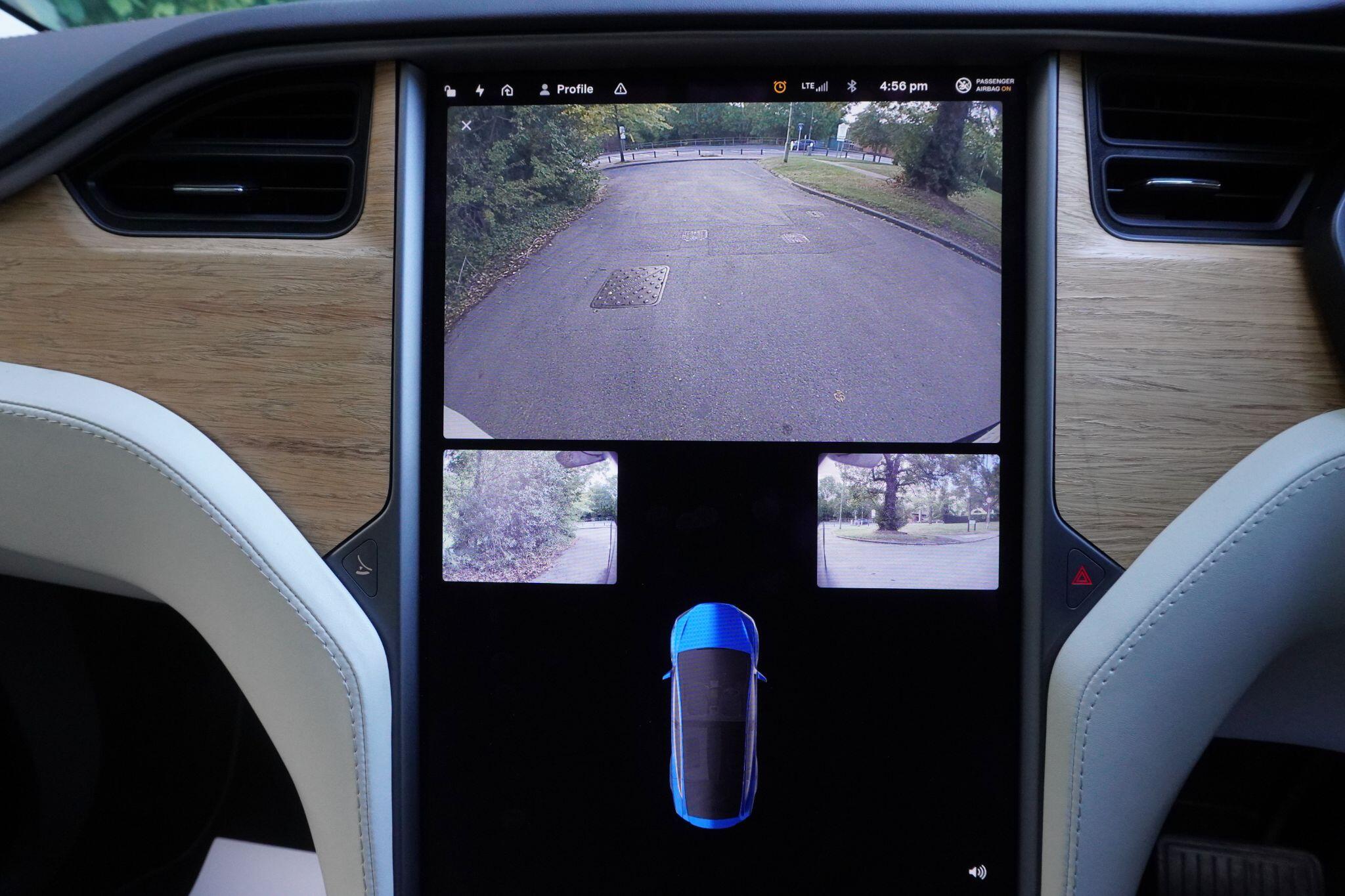 Tesla Model X view 35