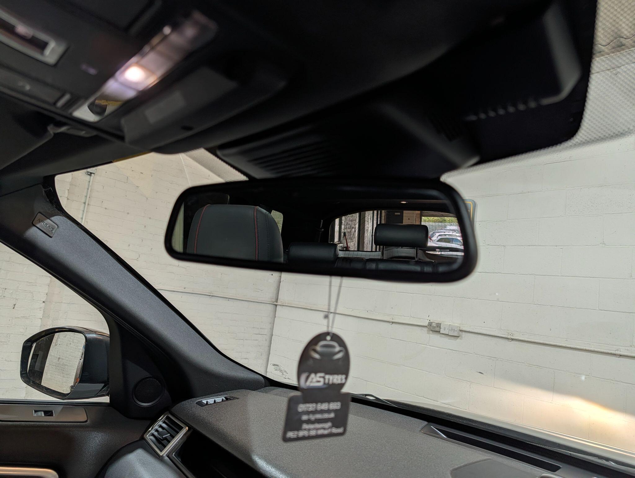 Land Rover Discovery Sport view 88