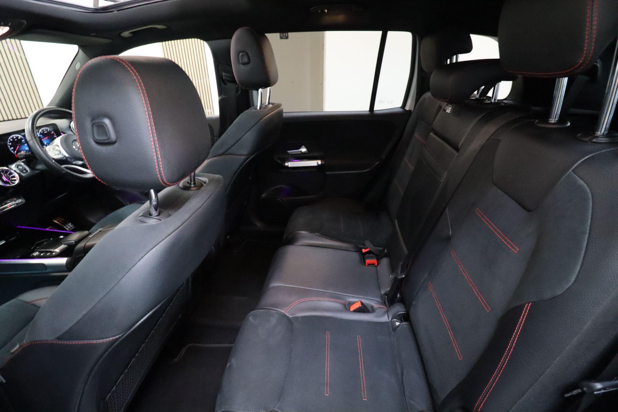 Mercedes-Benz GLB view 13