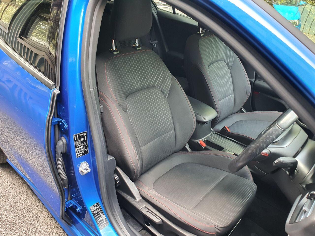 Ford Focus view 15