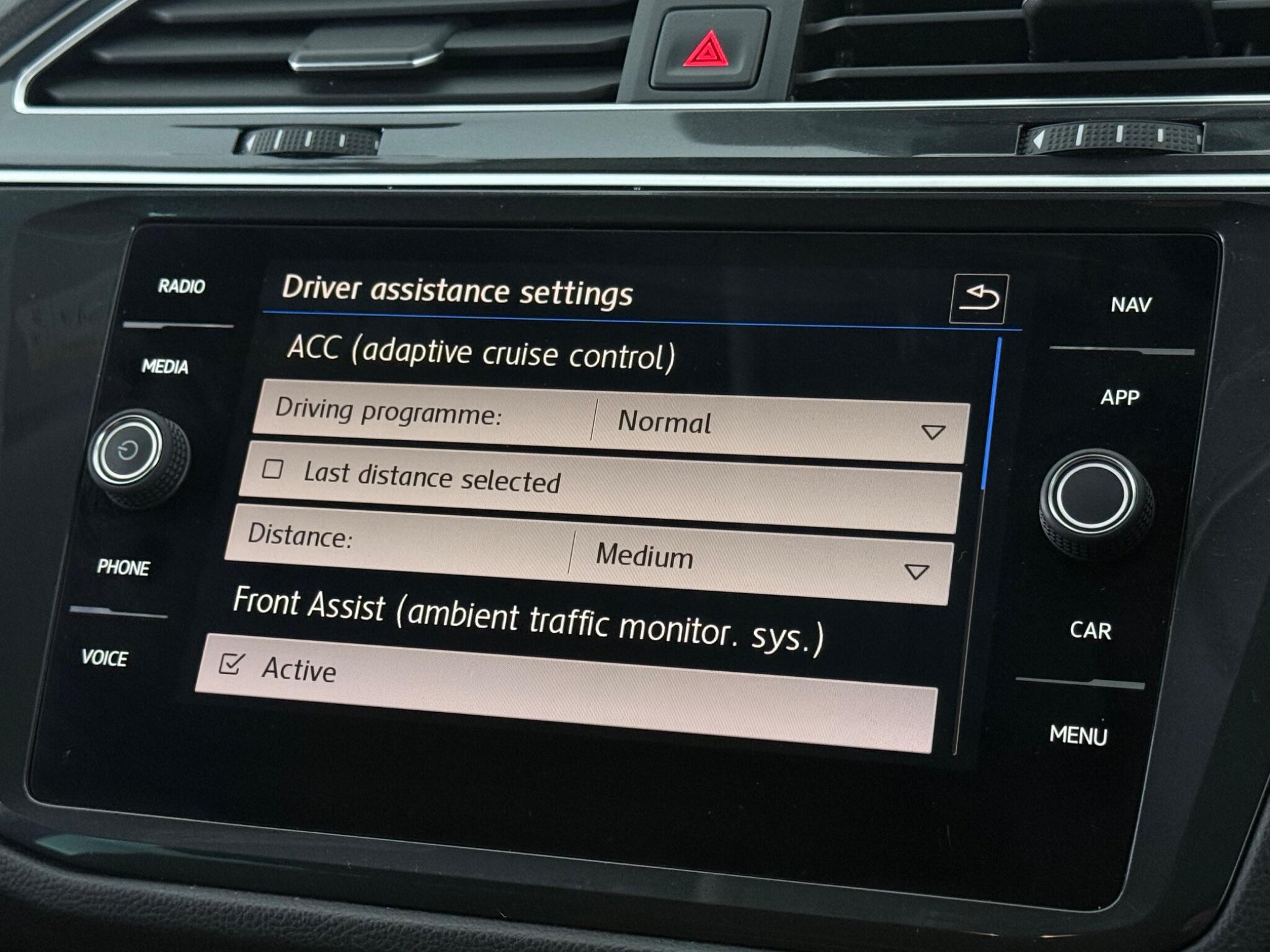 Volkswagen Tiguan view 31
