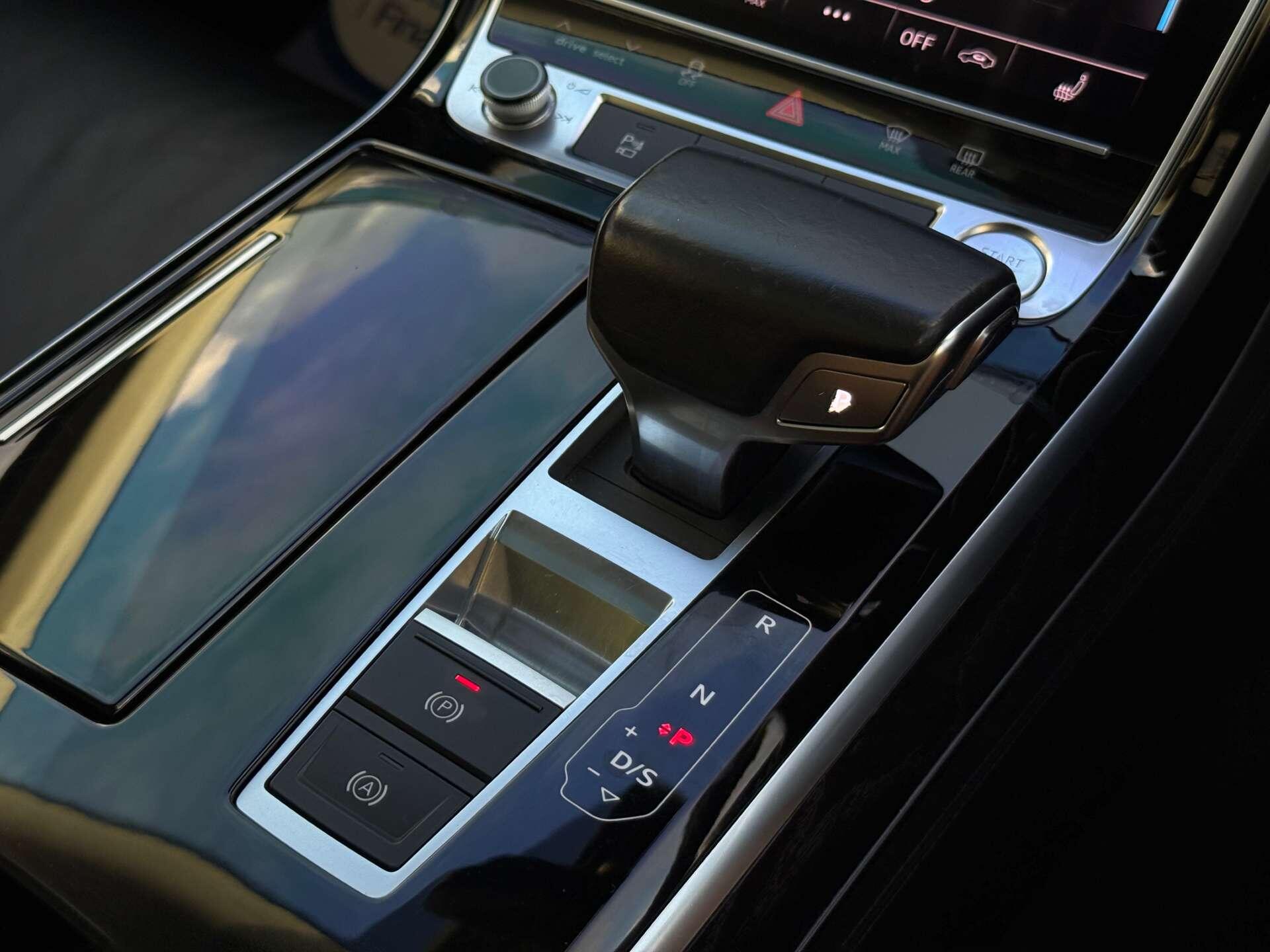 Audi A8 view 55